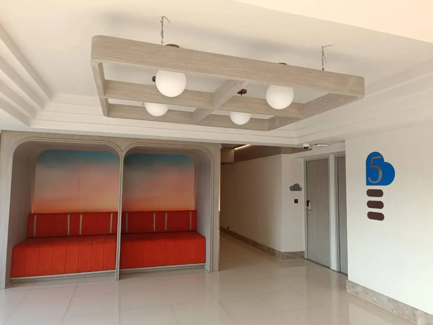 Seating area, Bed in Cloudotel Walking Street Pattaya Seating area, Bed in Cloudotel Walking Street Pattaya