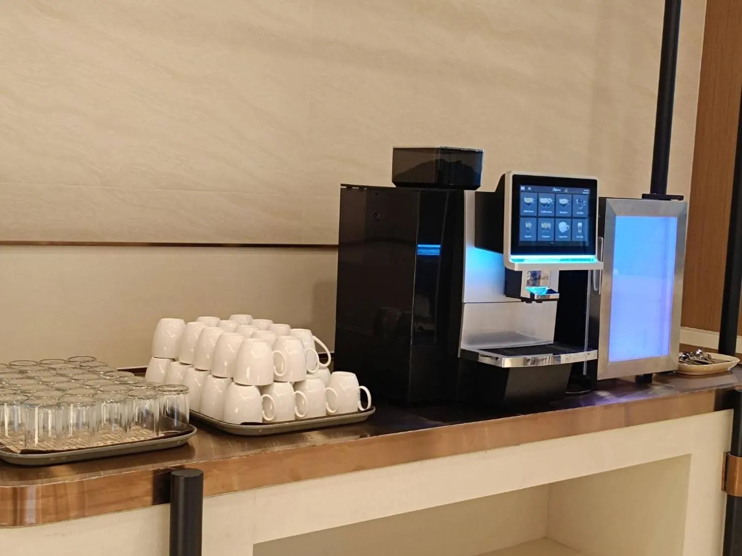 Coffee/tea facilities in Mike Hotel