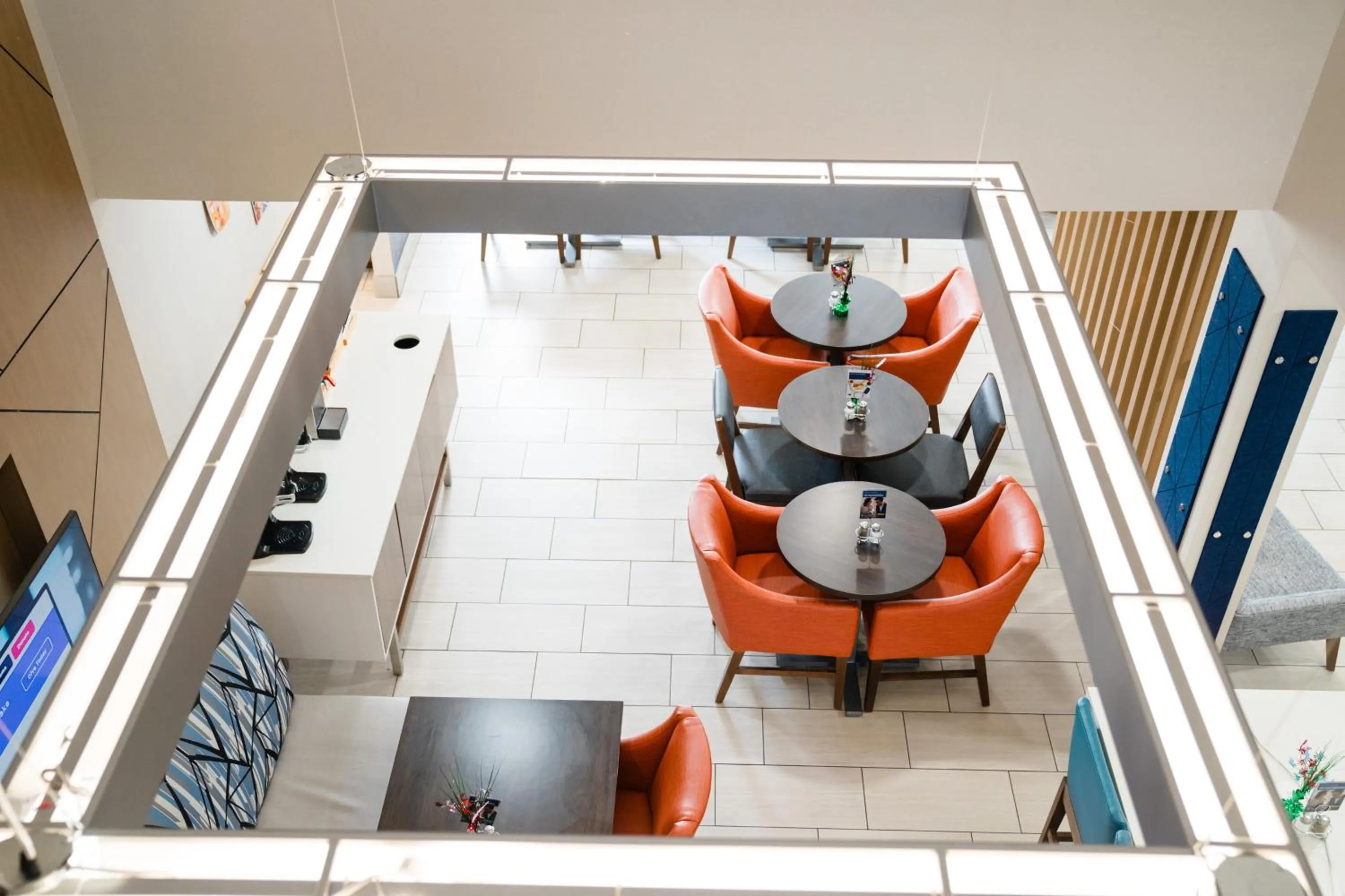 Property building in Holiday Inn Express Hotel & Suites Knoxville-North-I-75 Exit 112 by IHG