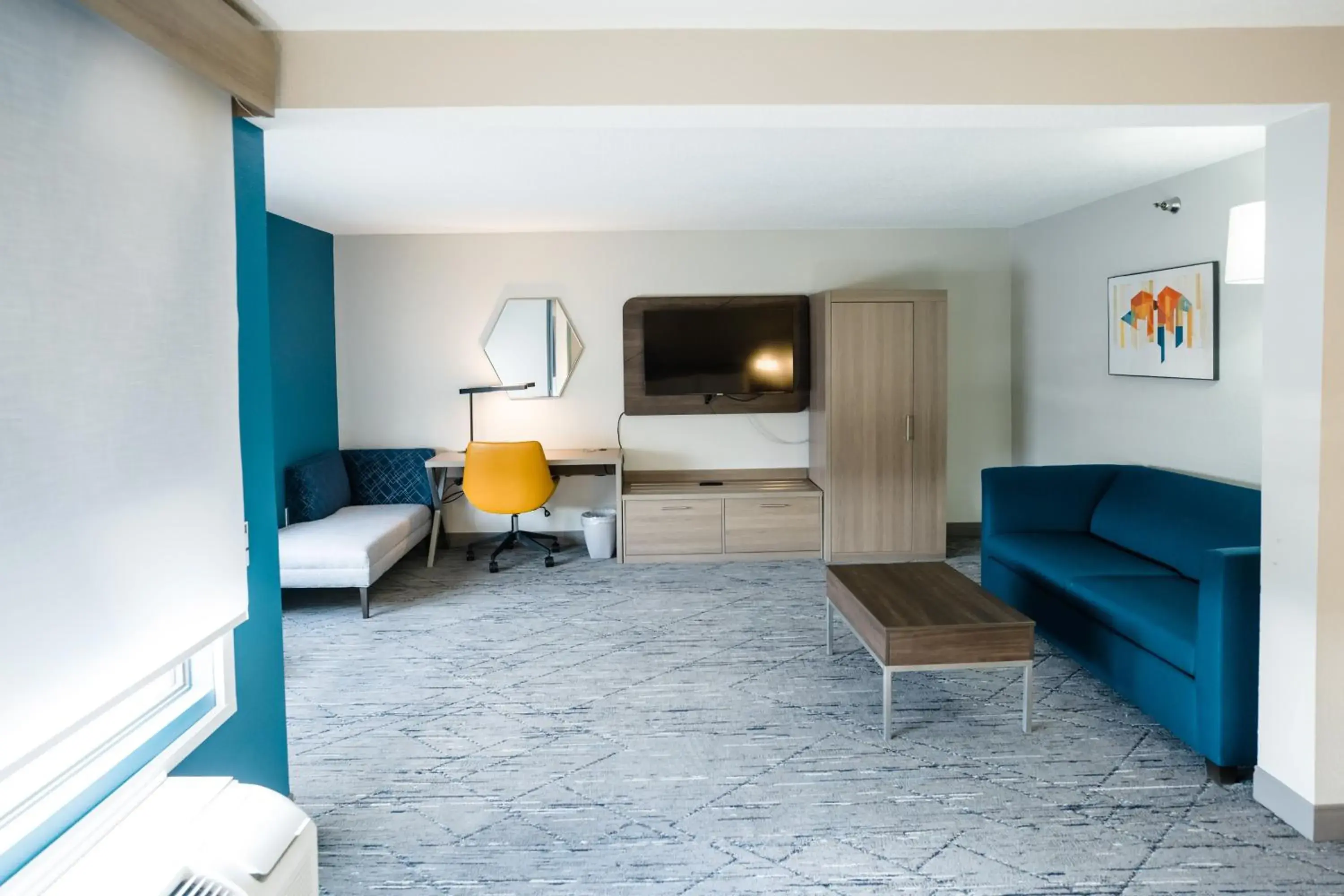 Bed in Holiday Inn Express Hotel & Suites Knoxville-North-I-75 Exit 112 by IHG Bed in Holiday Inn Express Hotel & Suites Knoxville-North-I-75 Exit 112 by IHG