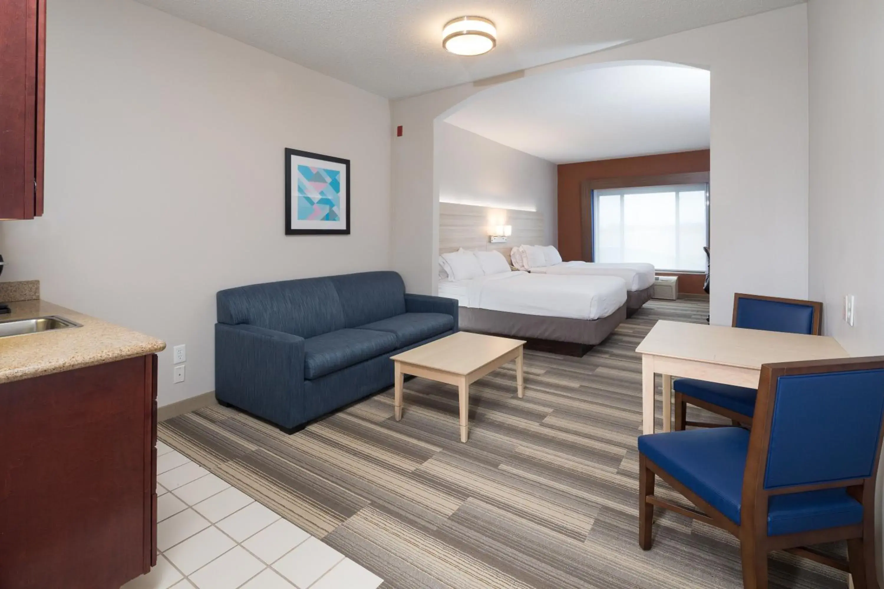 Queen Suite with Two Queen Beds in Holiday Inn Express Hotel & Suites Detroit-Utica by IHG Queen Suite with Two Queen Beds in Holiday Inn Express Hotel & Suites Detroit-Utica by IHG