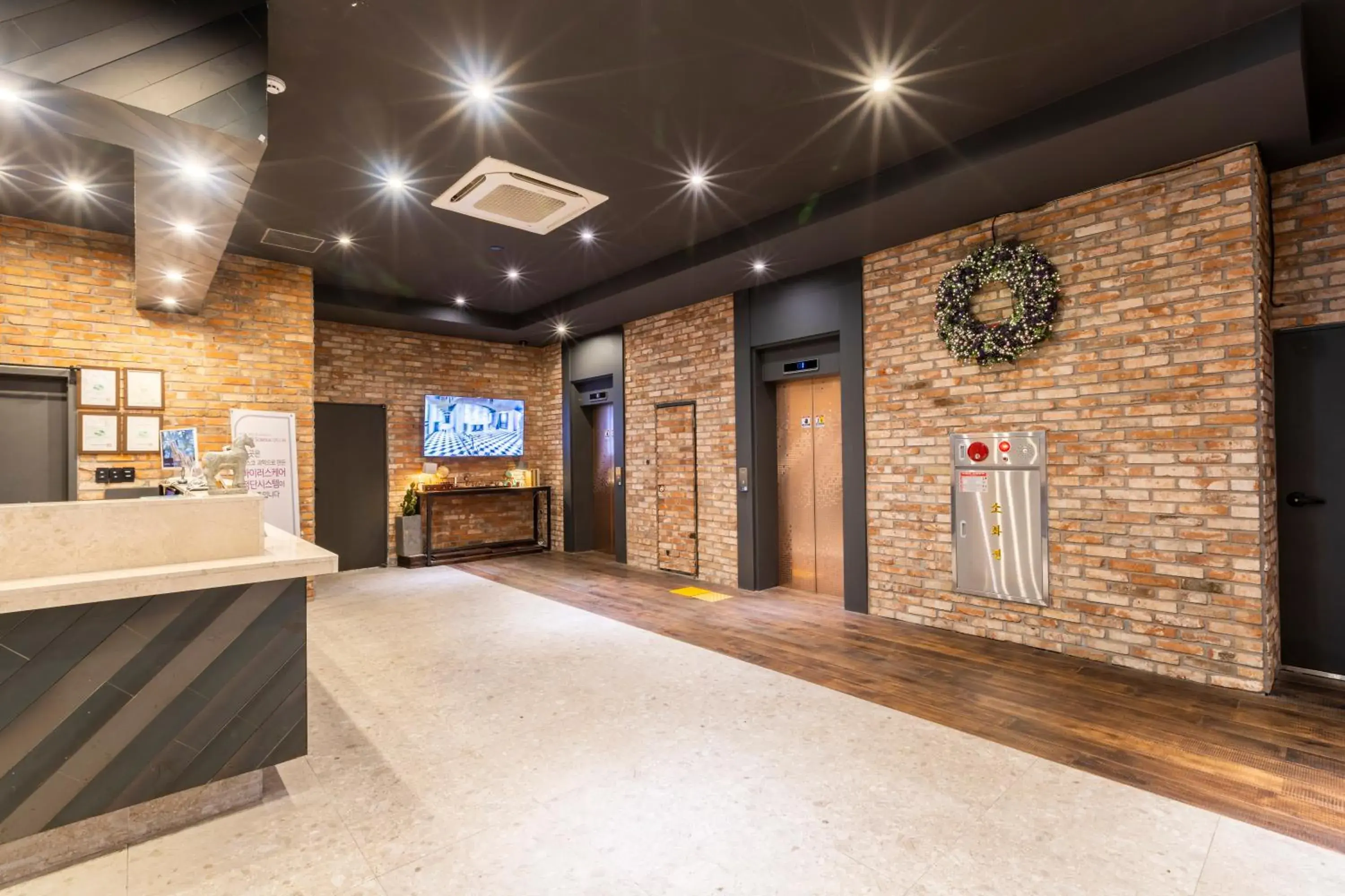 Lobby or reception in Sorgente Business Hotel Lobby or reception in Sorgente Business Hotel