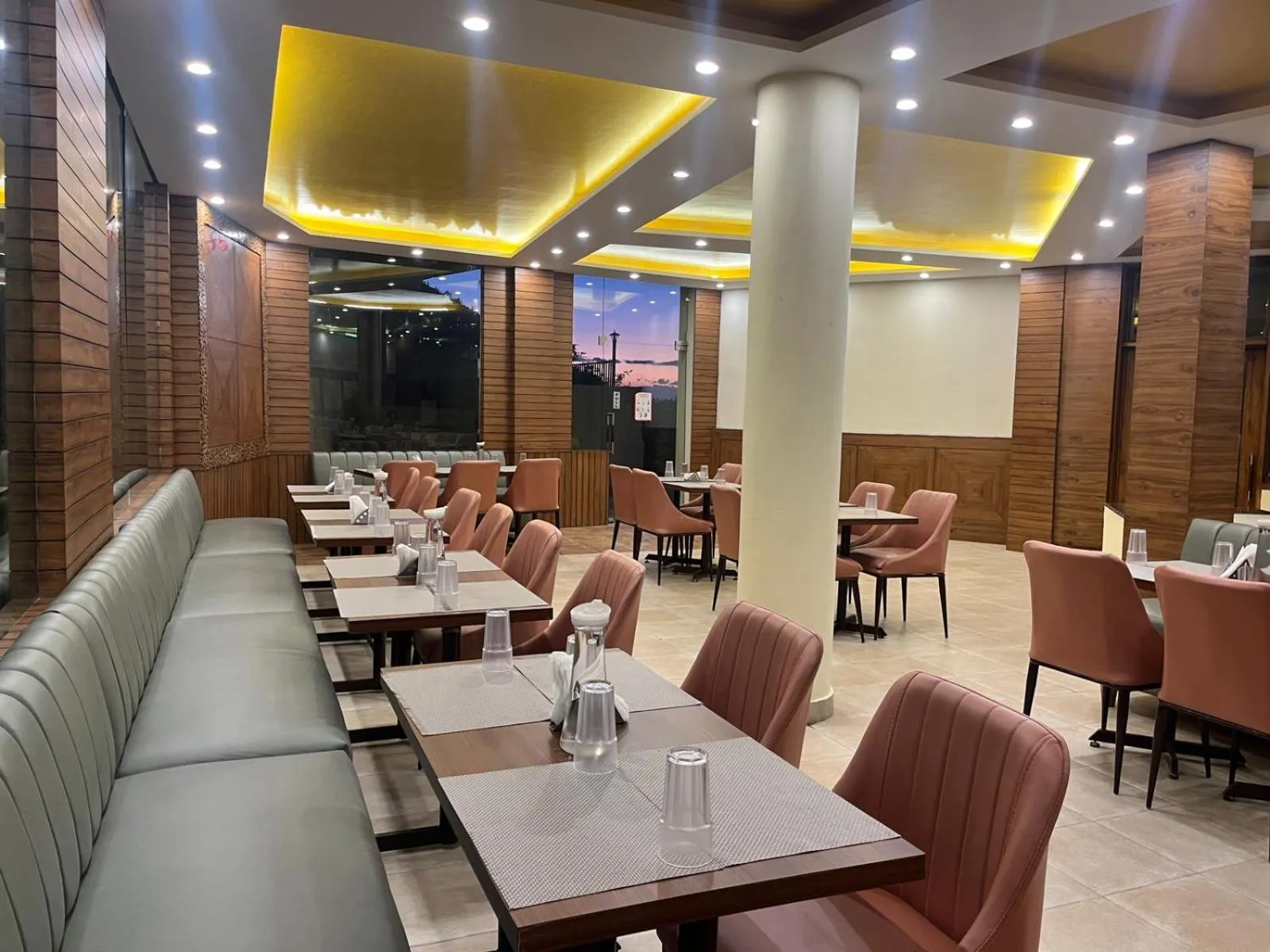 Restaurant/places to eat in Kufri Pacific Resort