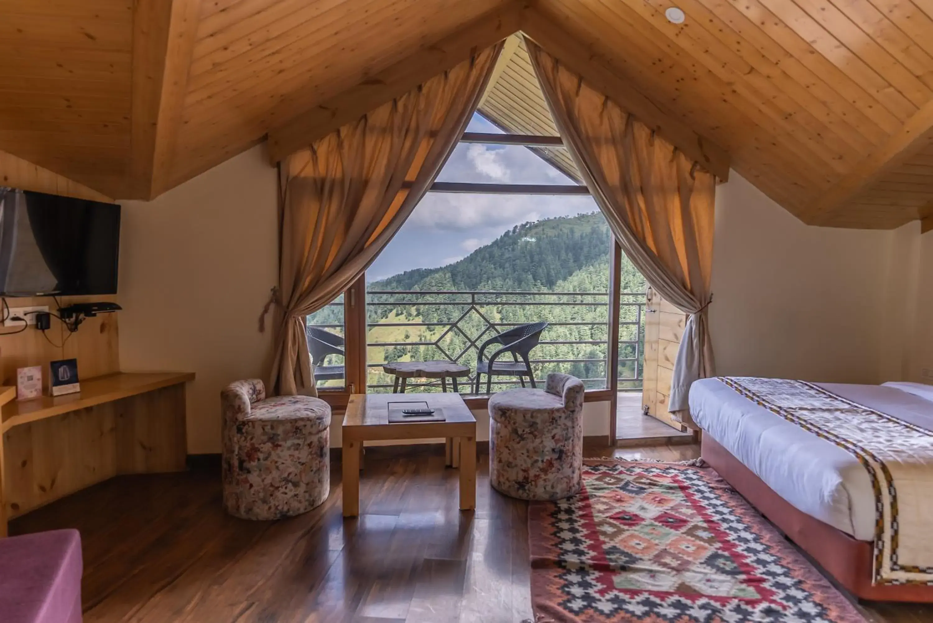 King Room with Balcony in Kufri Pacific Resort King Room with Balcony in Kufri Pacific Resort