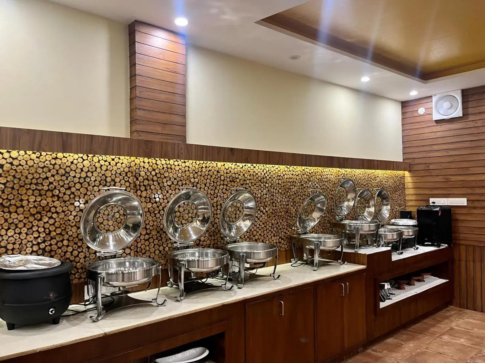 Restaurant/places to eat in Kufri Pacific Resort Restaurant/places to eat in Kufri Pacific Resort