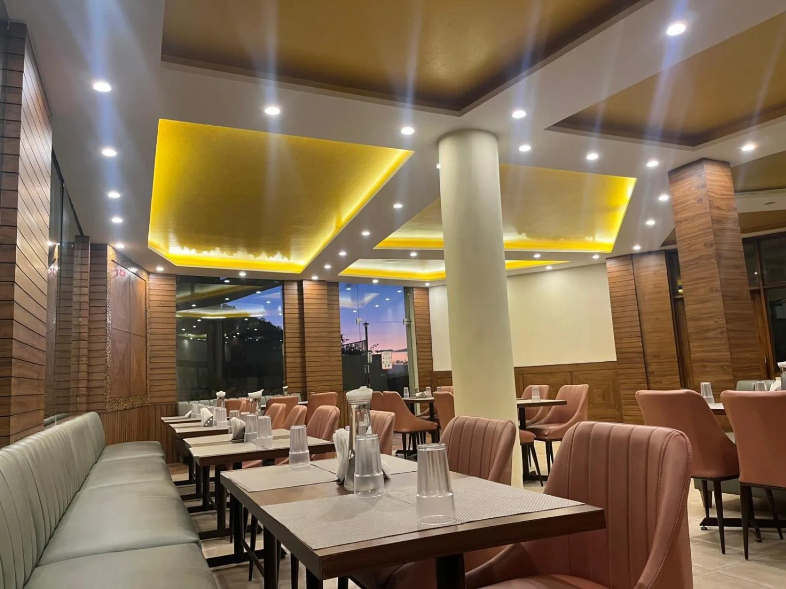 Restaurant/places to eat in Kufri Pacific Resort