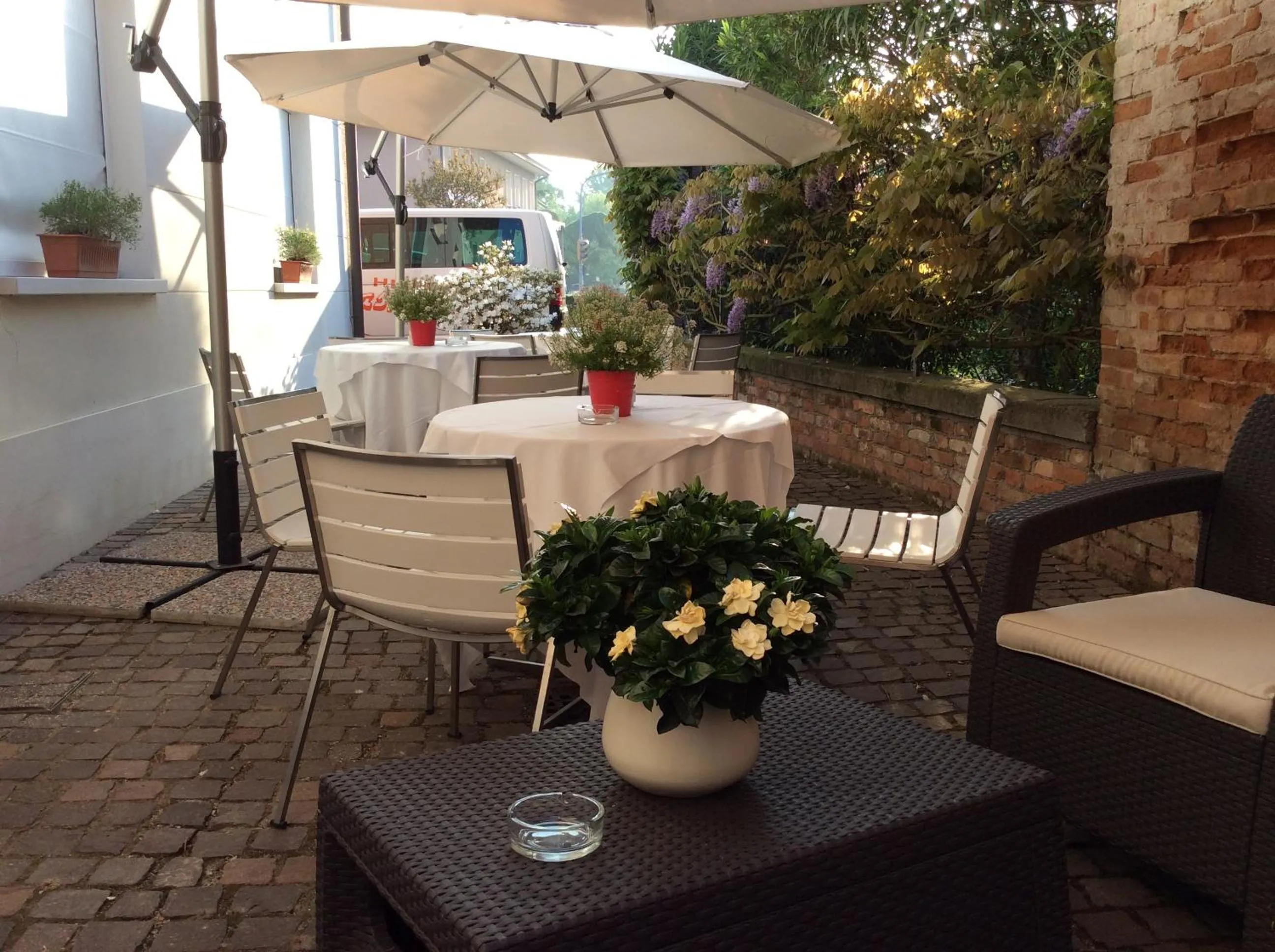 Spring in 15.92 Hotel