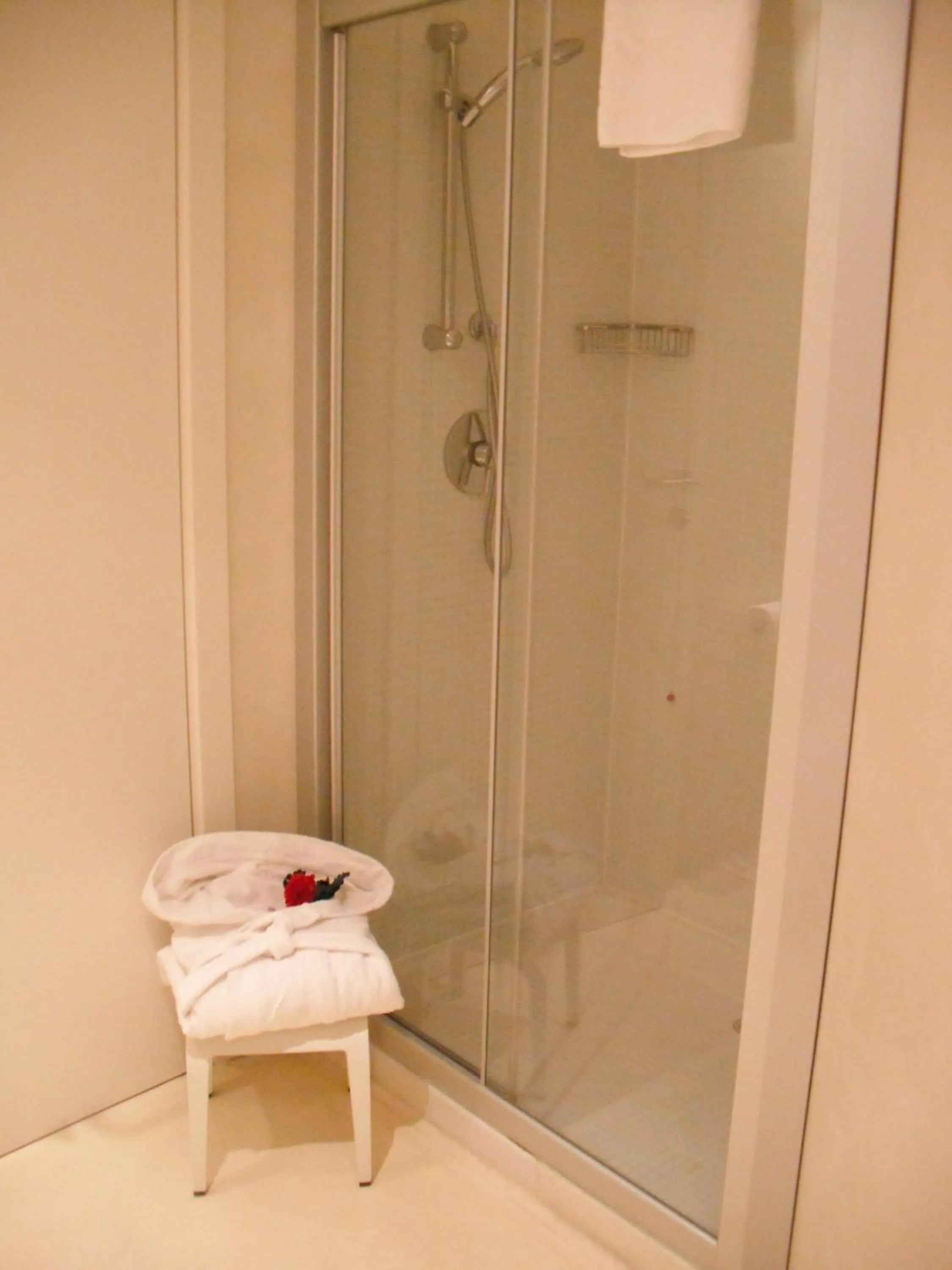 Bathroom in 15.92 Hotel