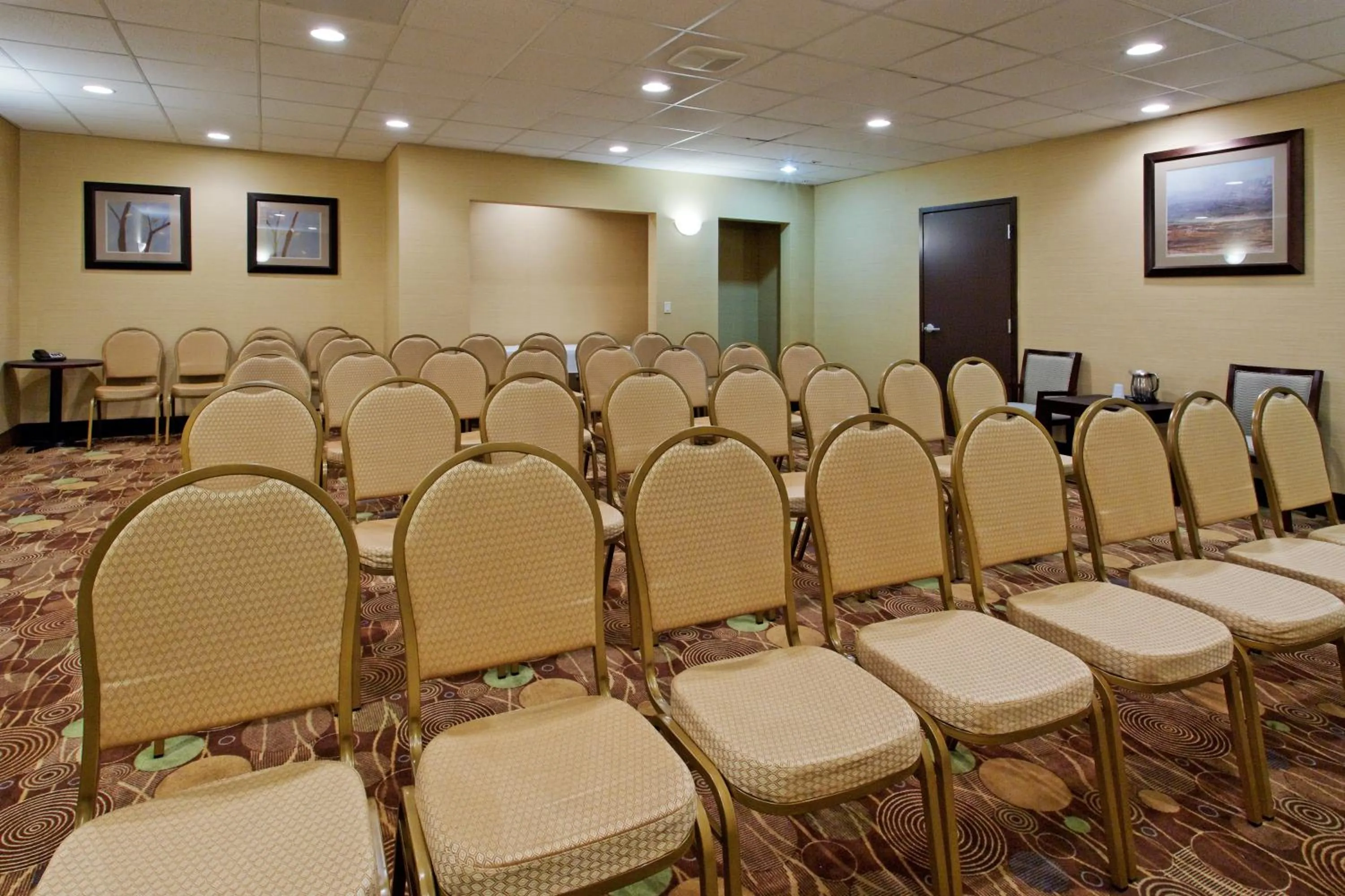 Meeting/conference room in Holiday Inn Express Benicia by IHG