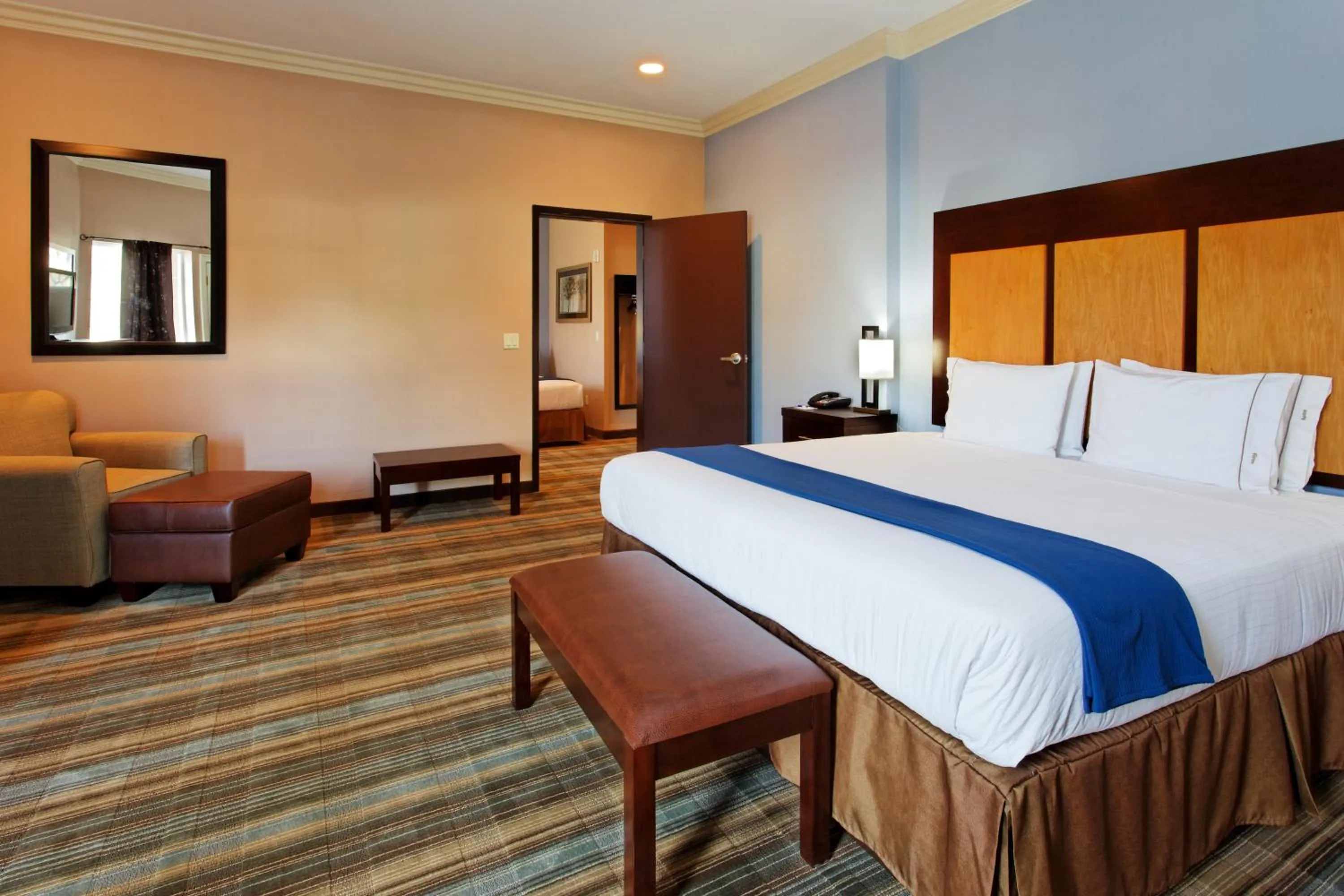 Bed in Holiday Inn Express Benicia by IHG