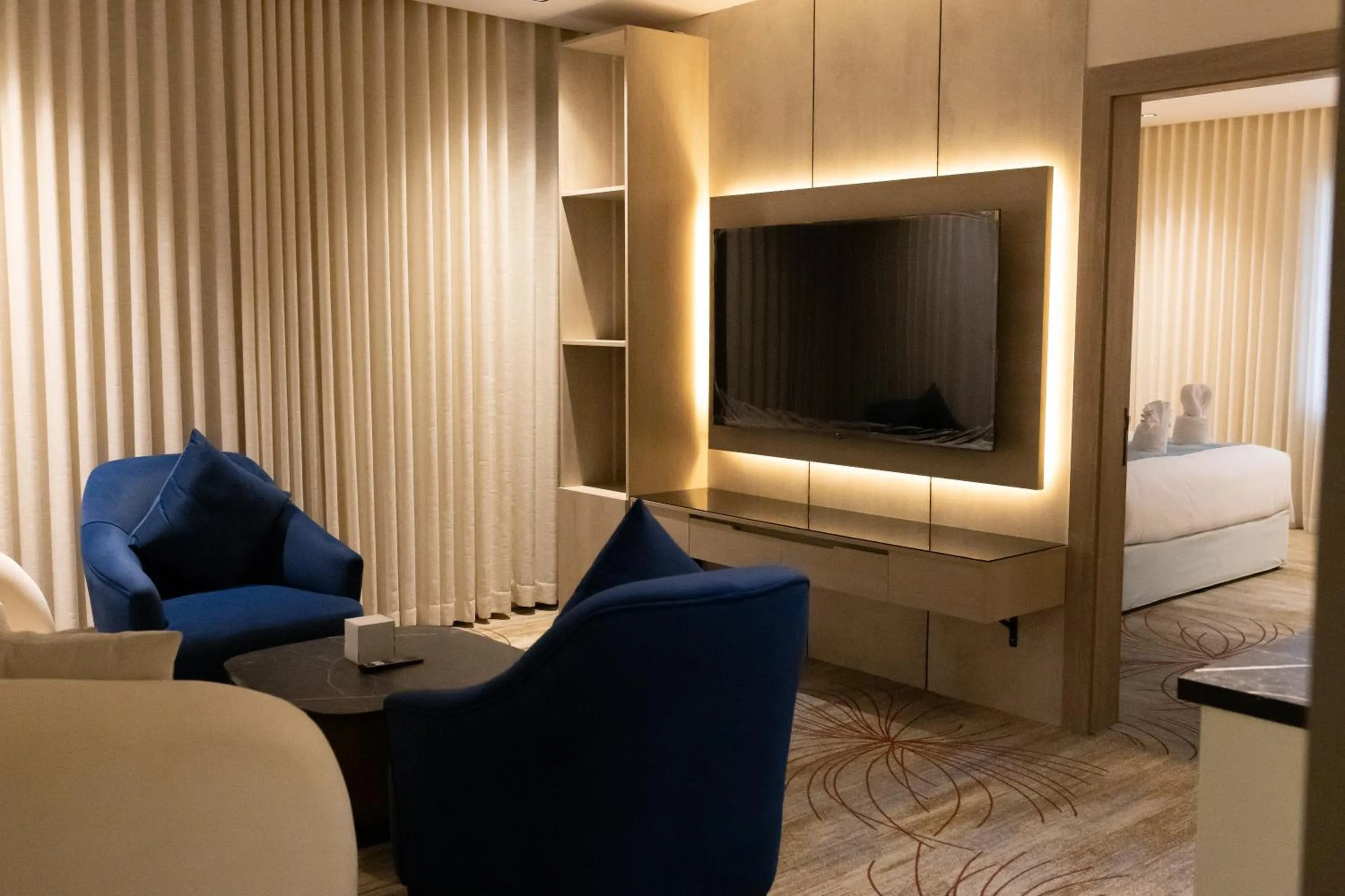 Bed in Rose Garden Hotel فندق روز جاردن