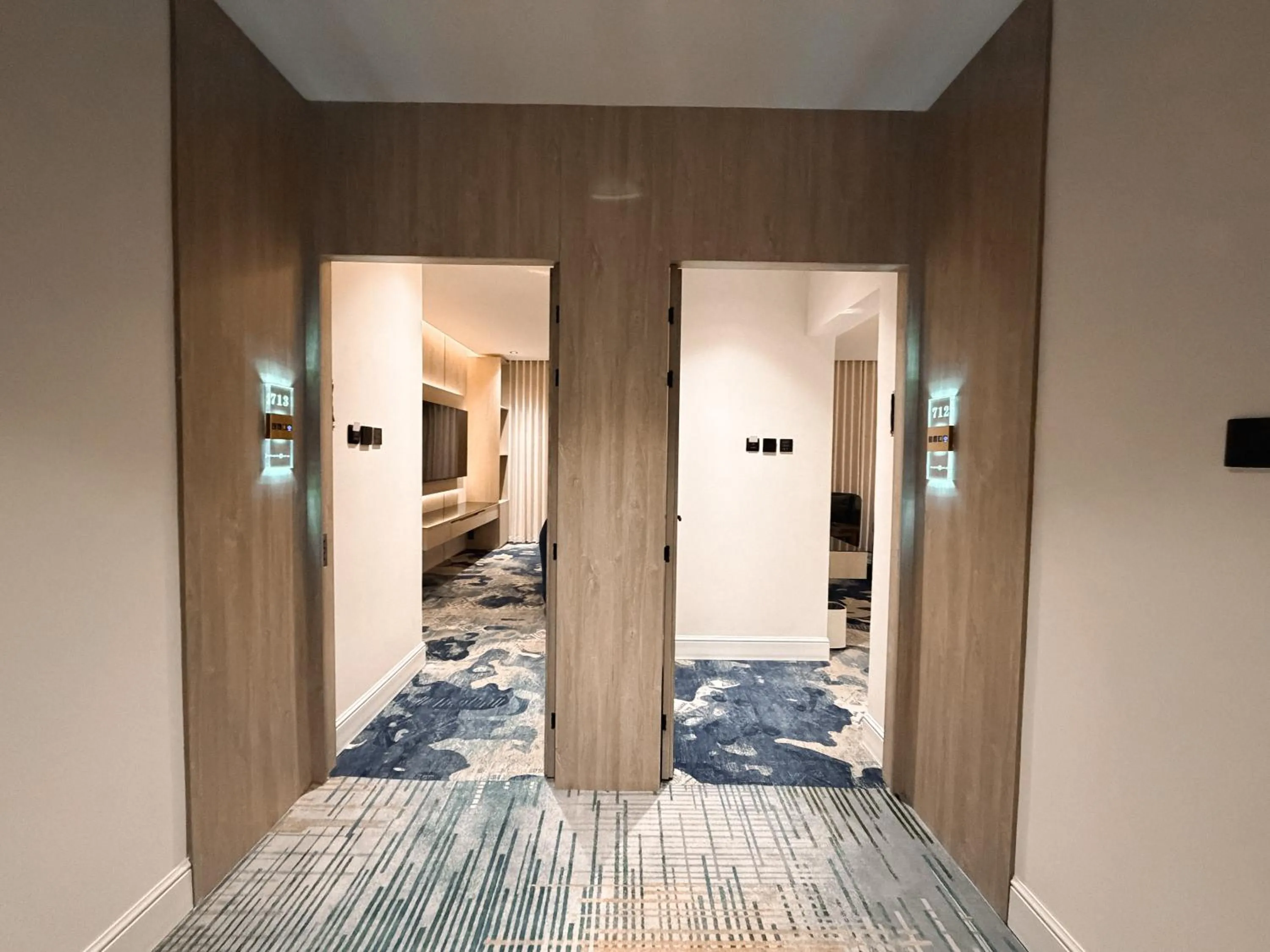 Bed in Rose Garden Hotel فندق روز جاردن