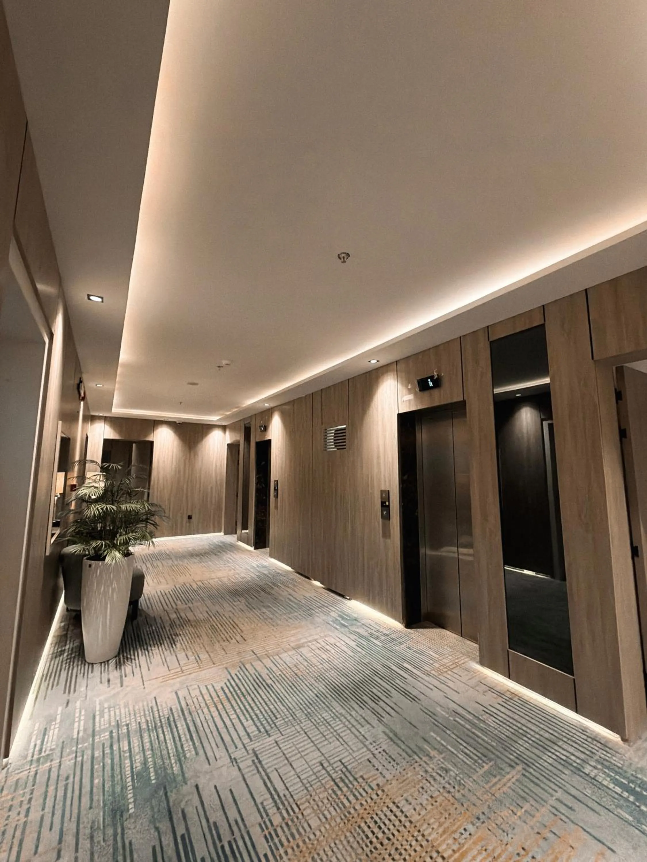 Bed in Rose Garden Hotel فندق روز جاردن