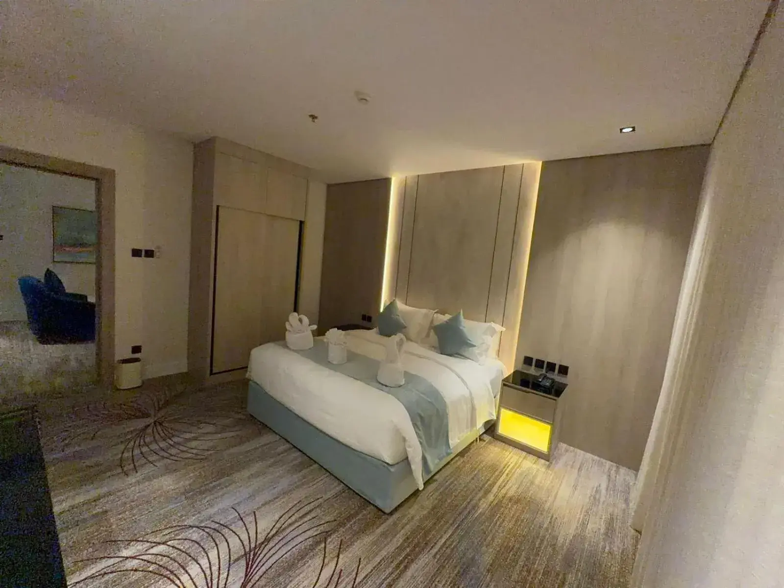 Lobby or reception, Bed in Rose Garden Hotel فندق روز جاردن Lobby or reception, Bed in Rose Garden Hotel فندق روز جاردن