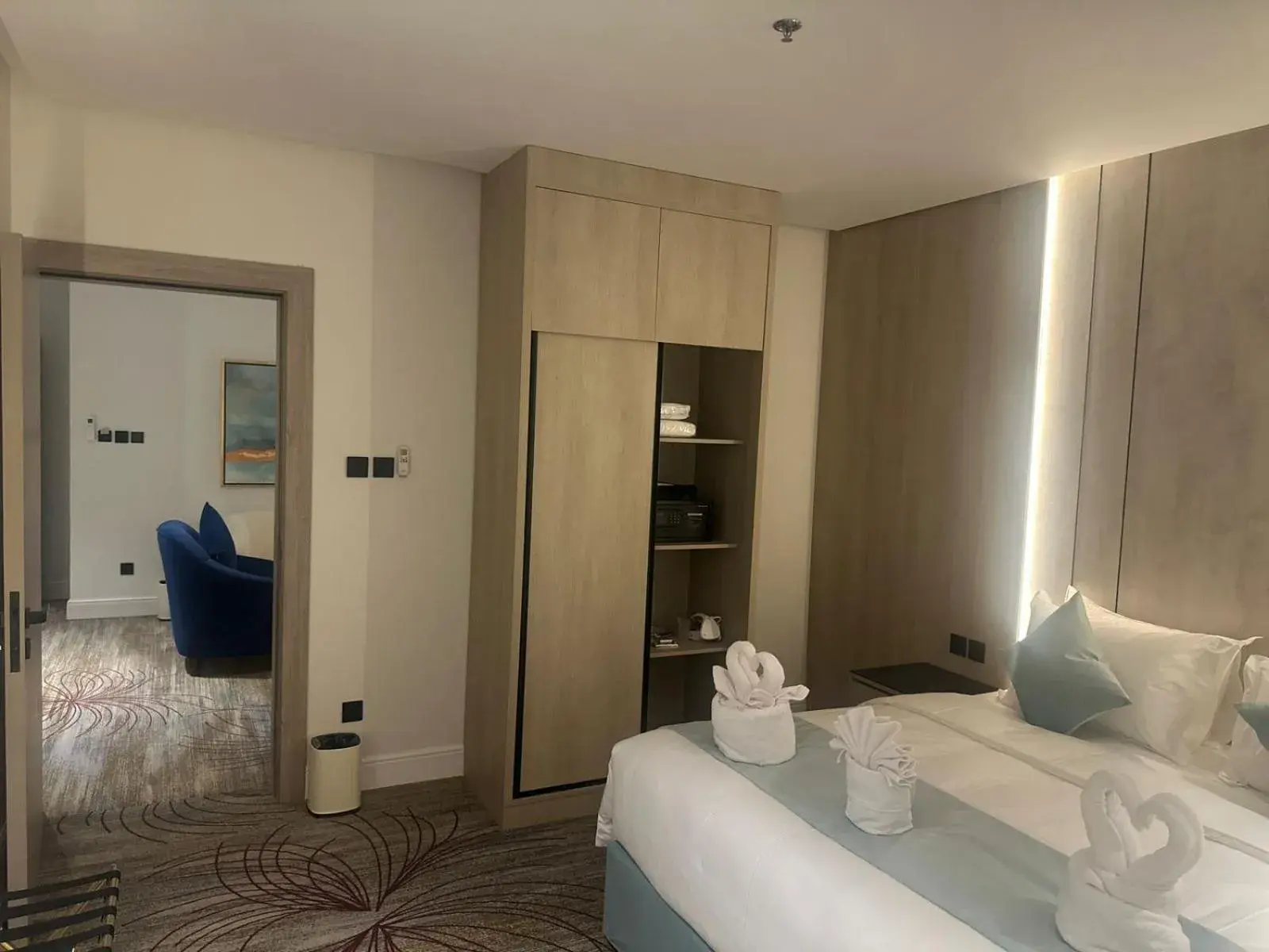 Bed in Rose Garden Hotel فندق روز جاردن Bed in Rose Garden Hotel فندق روز جاردن
