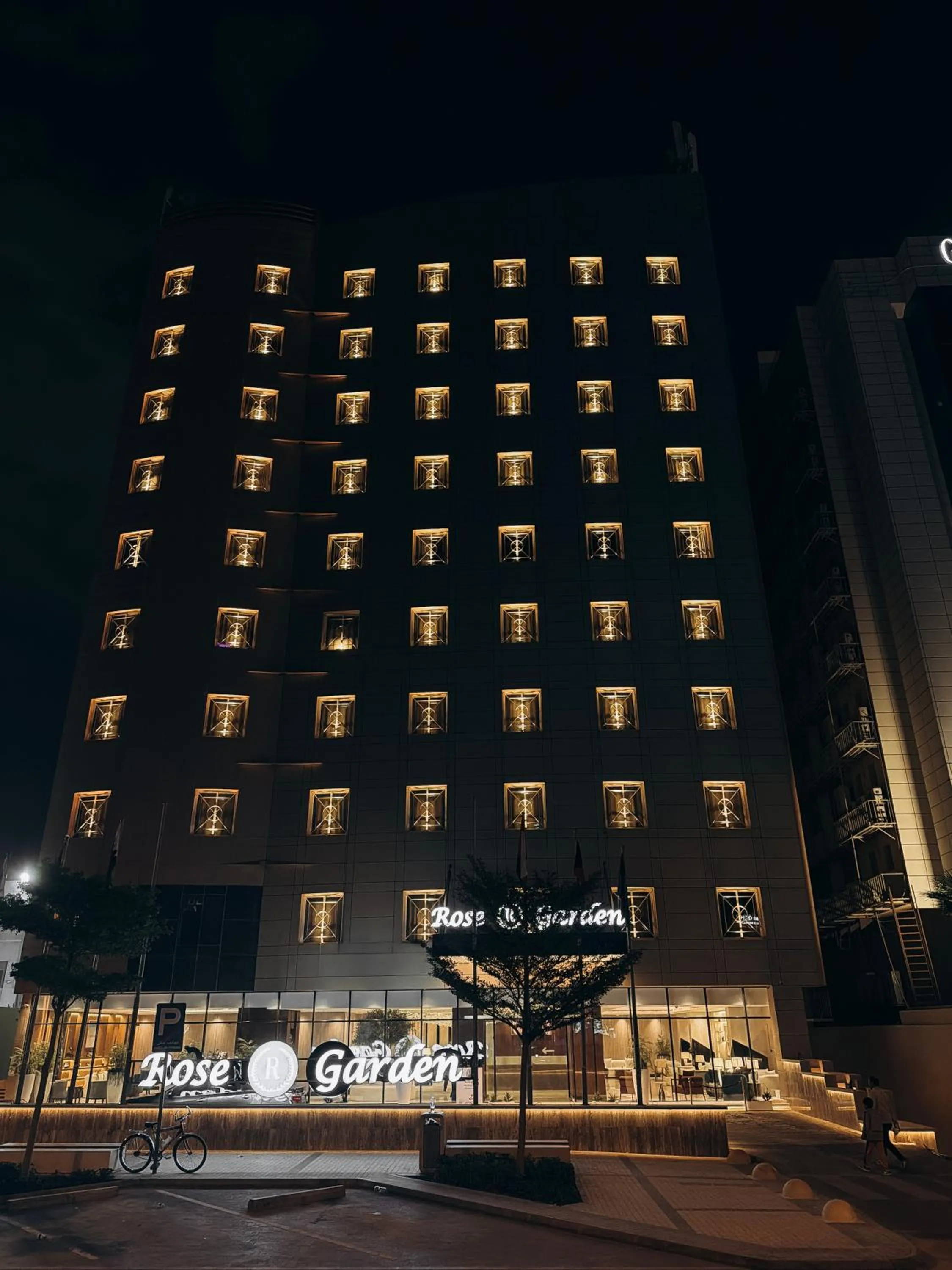 Rose Garden Hotel فندق روز جاردن