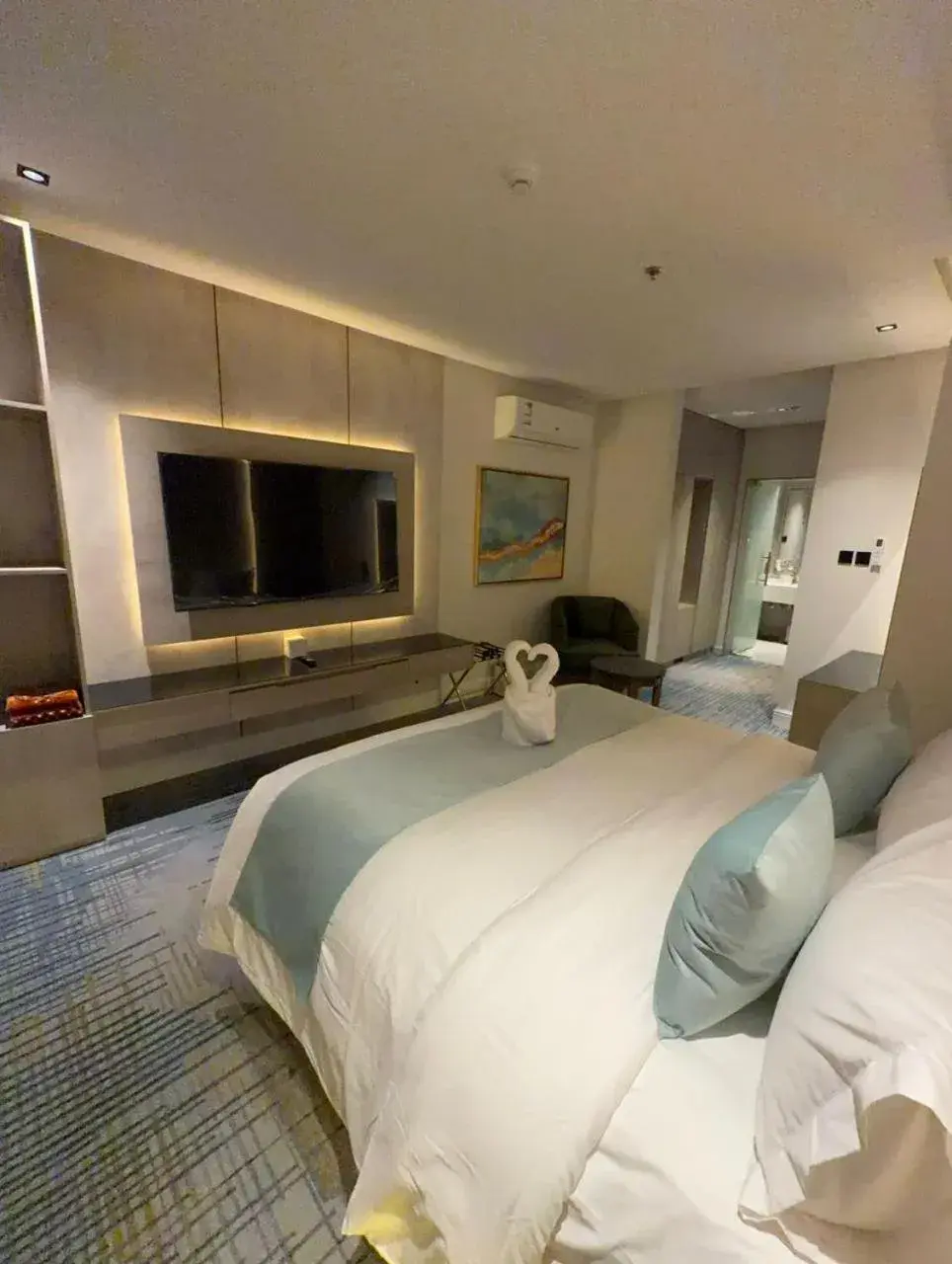 Bed in Rose Garden Hotel فندق روز جاردن Bed in Rose Garden Hotel فندق روز جاردن