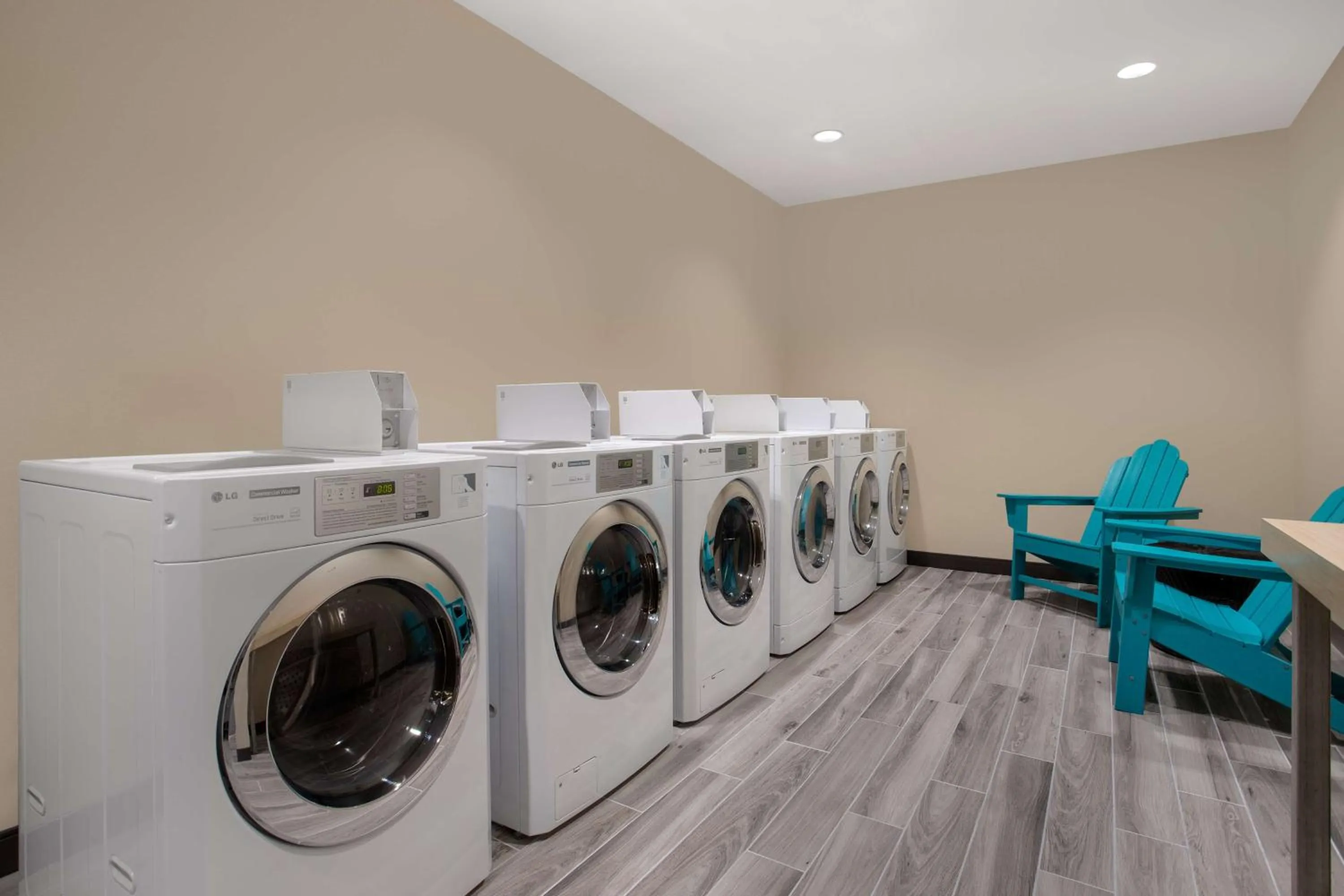 laundry in Home2 Suites by Hilton Destin