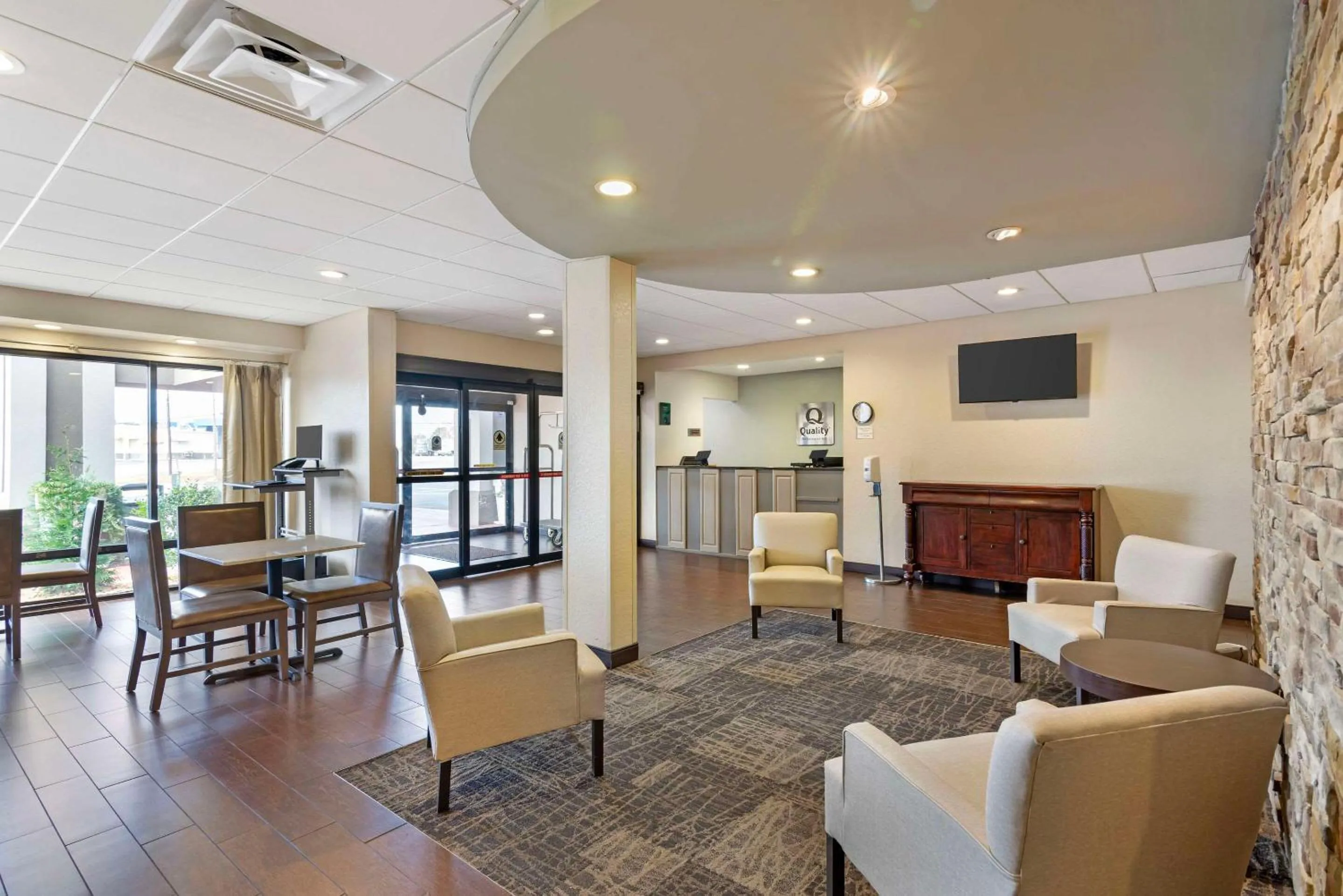 Lobby or reception in Quality Inn Valley - West Point