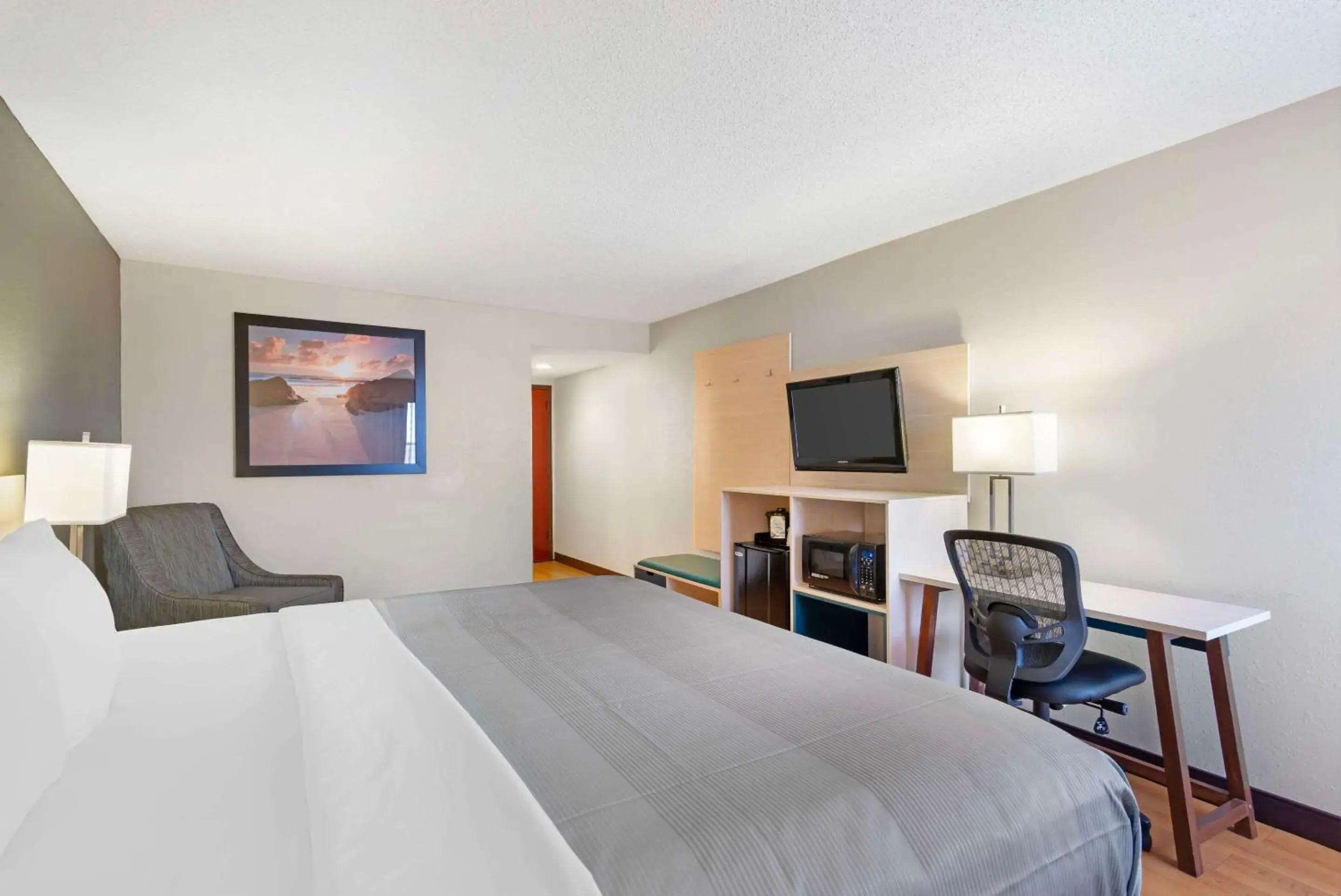 Bedroom, Bed in Quality Inn Valley - West Point Bedroom, Bed in Quality Inn Valley - West Point