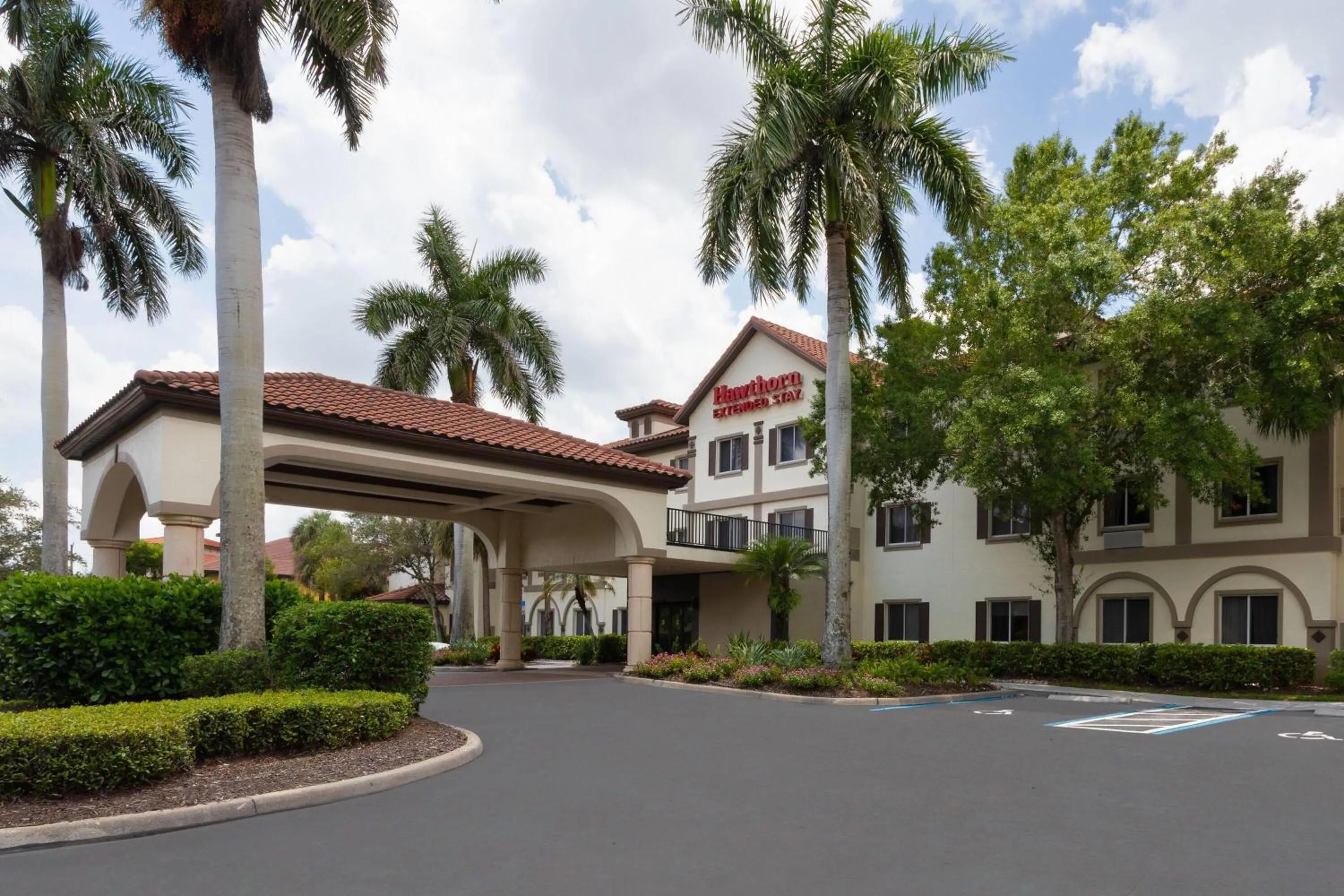 Property building in Hawthorn Extended Stay by Wyndham Naples