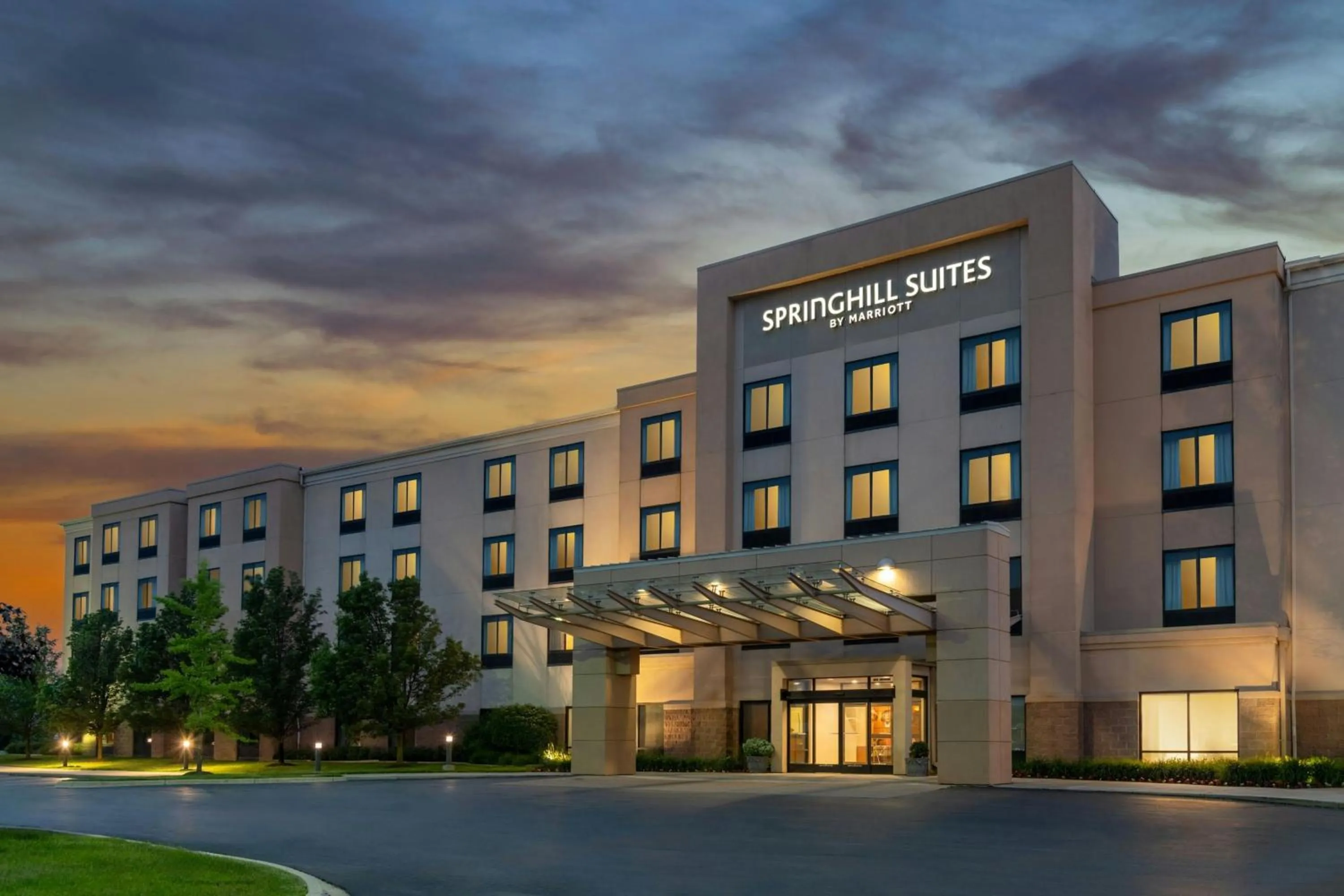 Property building in SpringHill Suites Detroit Auburn Hills