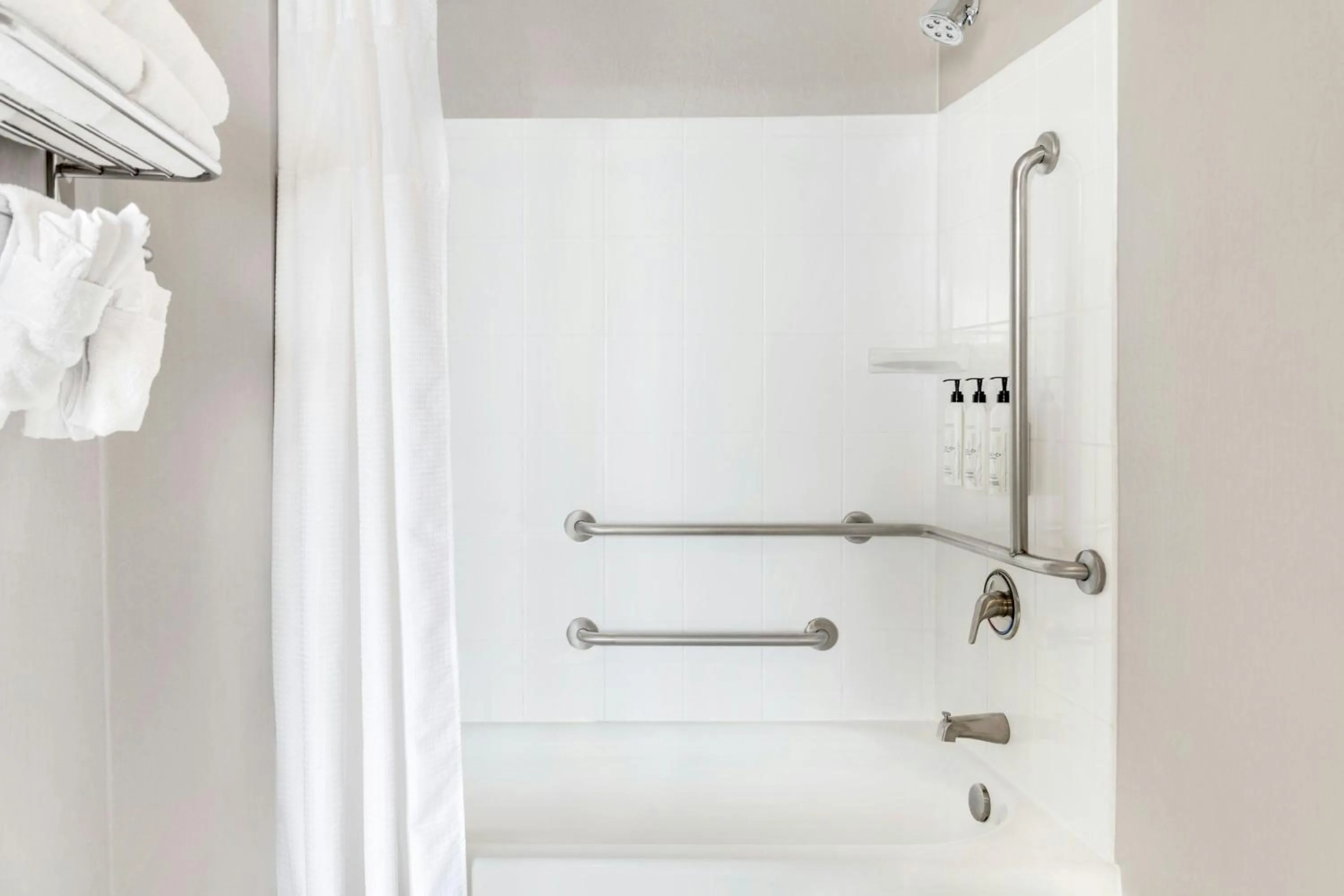 Bathroom in SpringHill Suites Detroit Auburn Hills