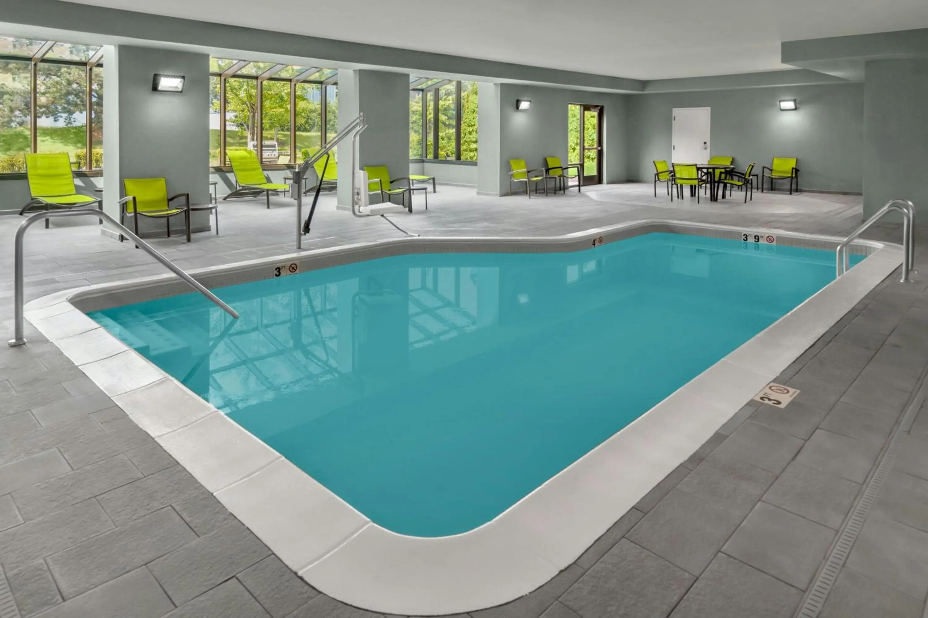 Swimming pool in SpringHill Suites Detroit Auburn Hills