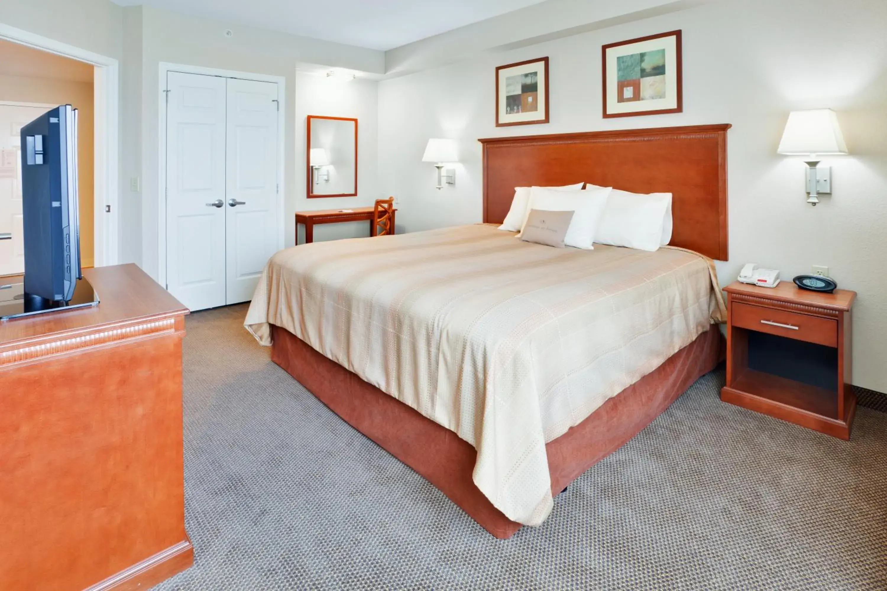 Photo of the whole room, Bed in Candlewood Suites Hazleton by IHG Photo of the whole room, Bed in Candlewood Suites Hazleton by IHG