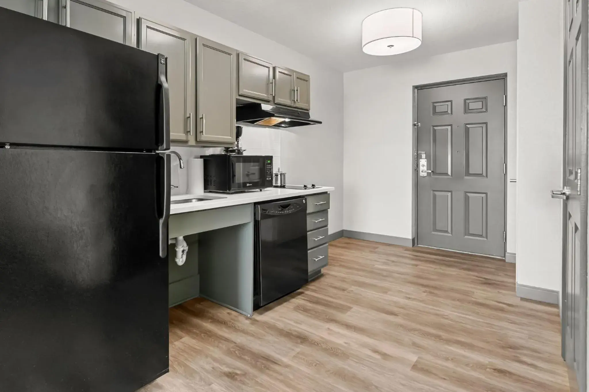 Studio Suite with Two Double Beds and Mobility Accessible Roll-In Shower in Candlewood Suites Hazleton by IHG Studio Suite with Two Double Beds and Mobility Accessible Roll-In Shower in Candlewood Suites Hazleton by IHG