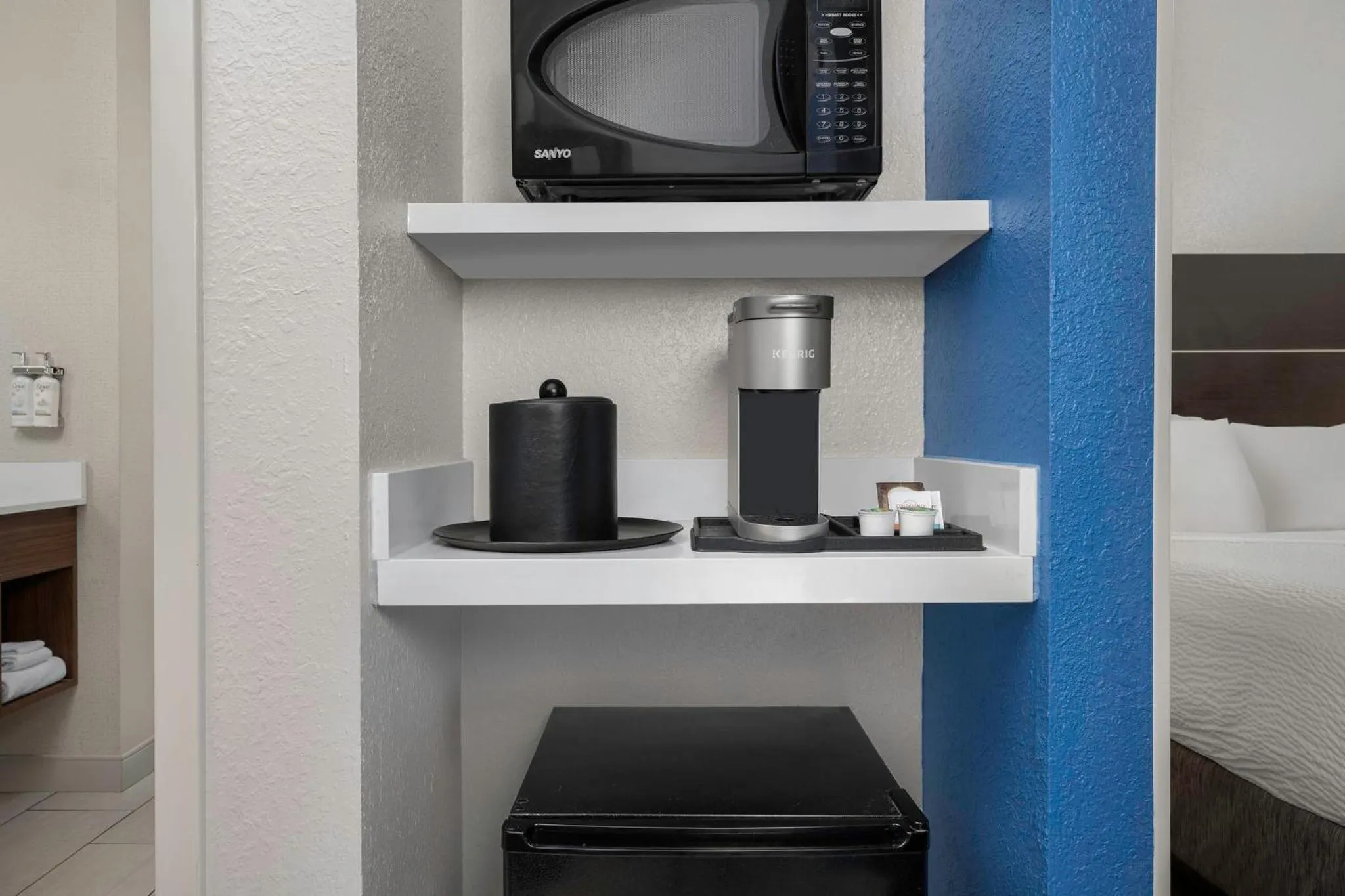 Photo of the whole room, Bed in Holiday Inn Express Knoxville-Strawberry Plains by IHG