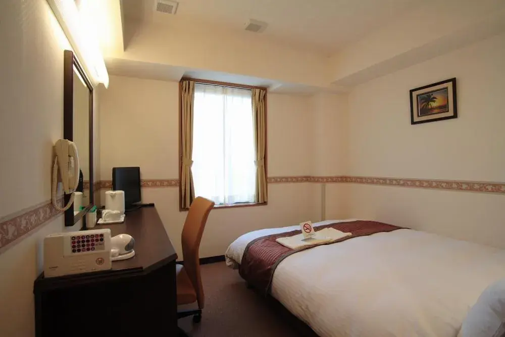 Photo of the whole room, Bed in Life Inn Katsuta Station West Photo of the whole room, Bed in Life Inn Katsuta Station West