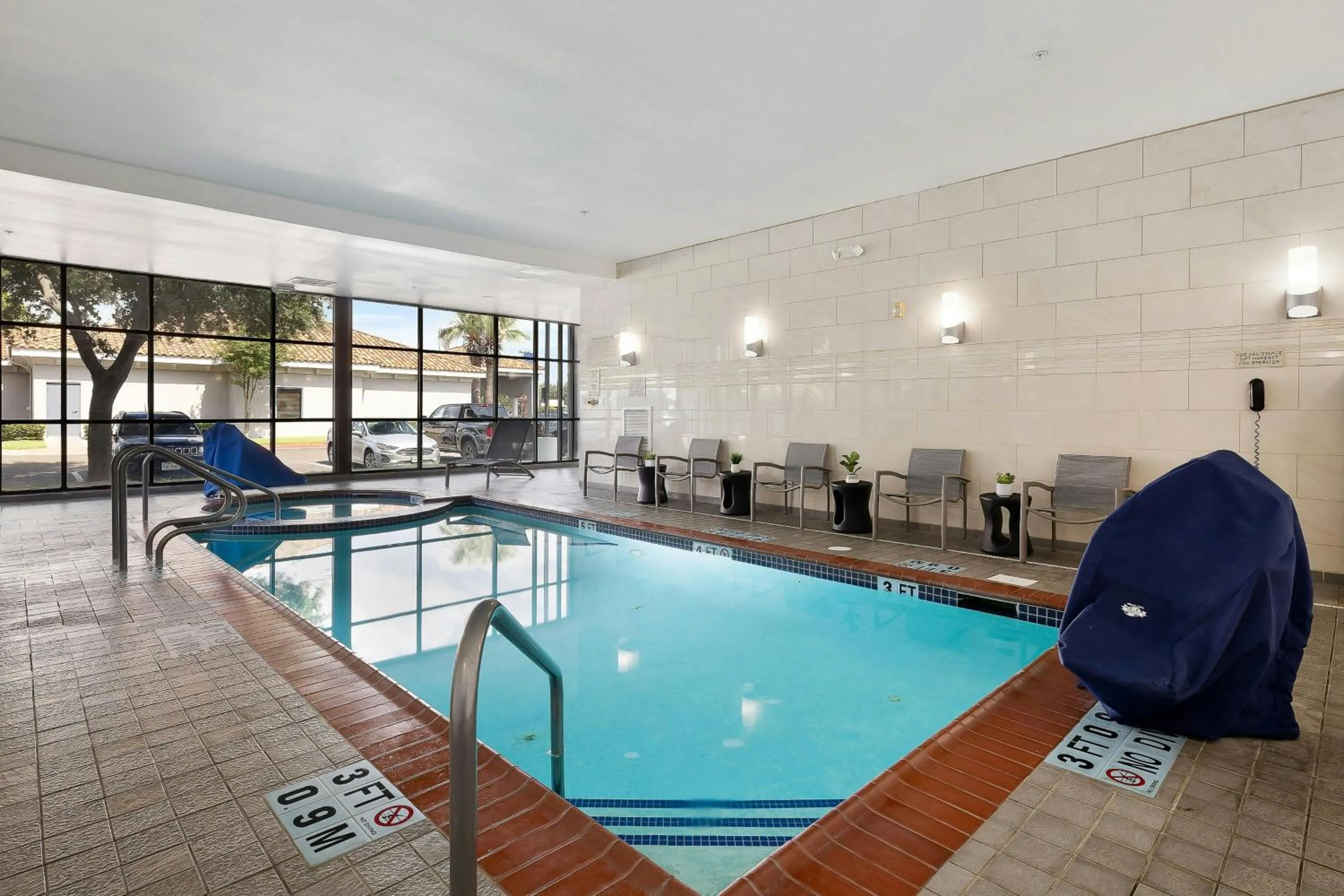 Swimming pool in SpringHill Suites by Marriott McAllen Convention Center