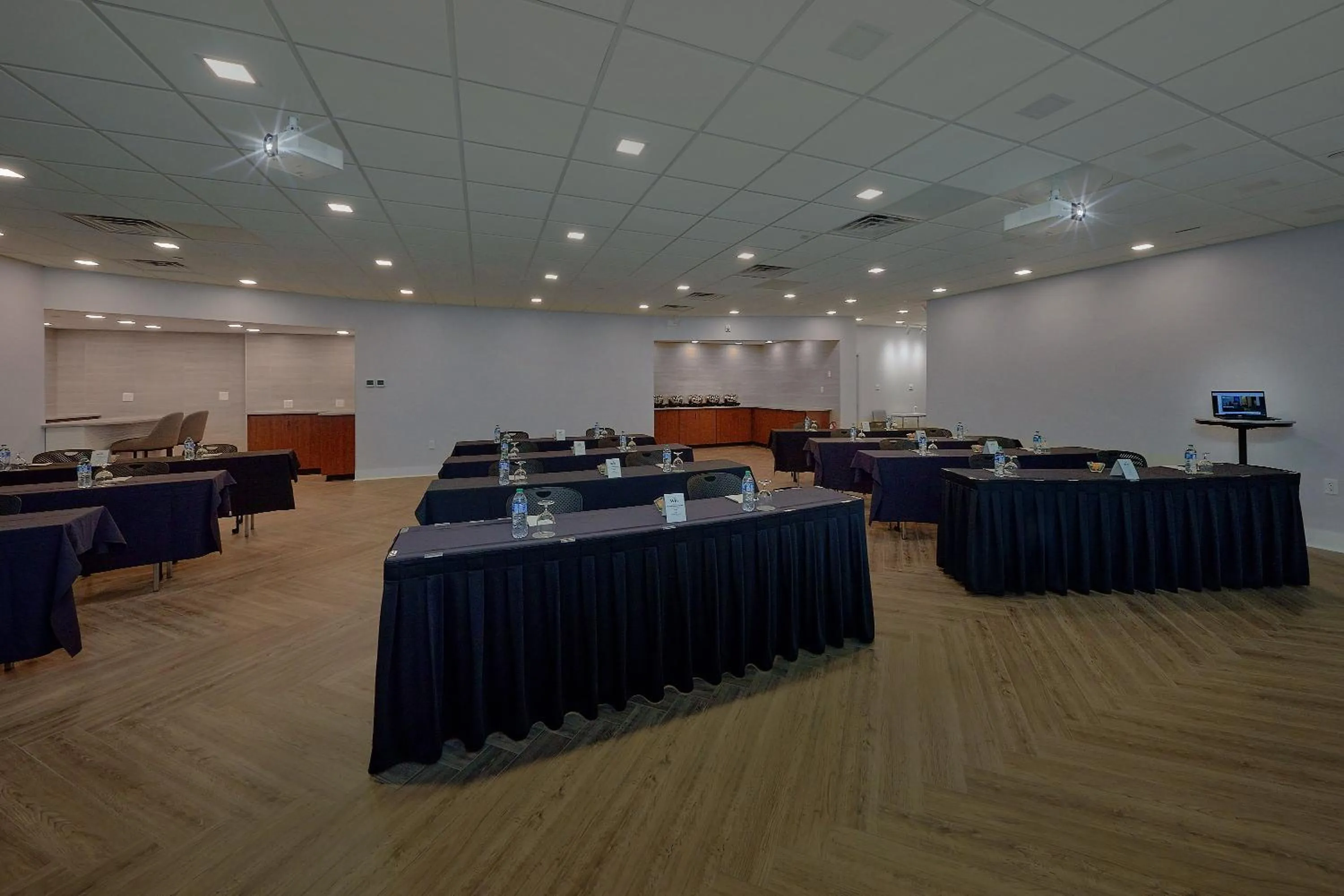 Meeting/conference room in Crowne Plaza Knoxville Downtown University by IHG