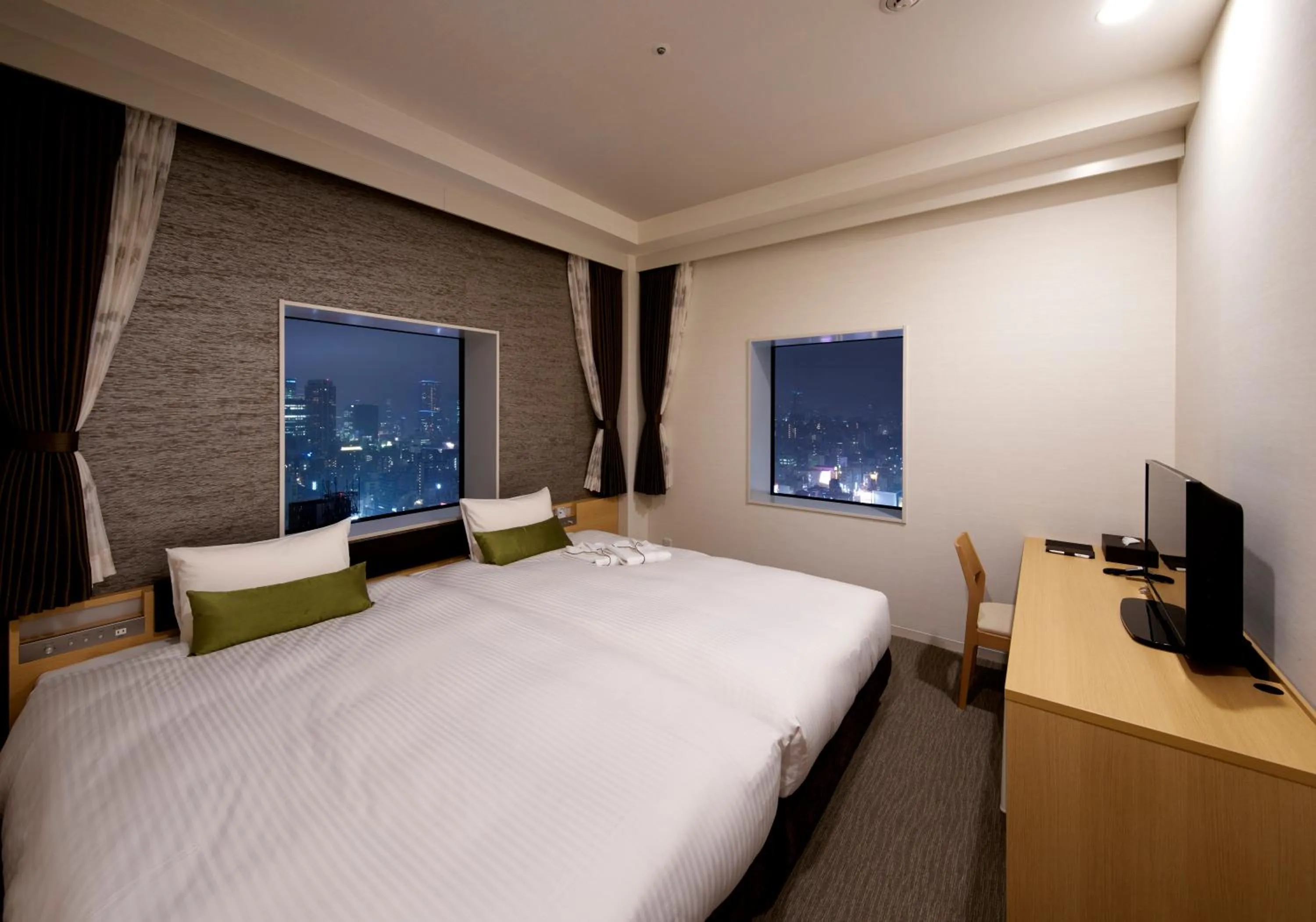 Night, Bed in Hotel Crown Hills Ueno Premier