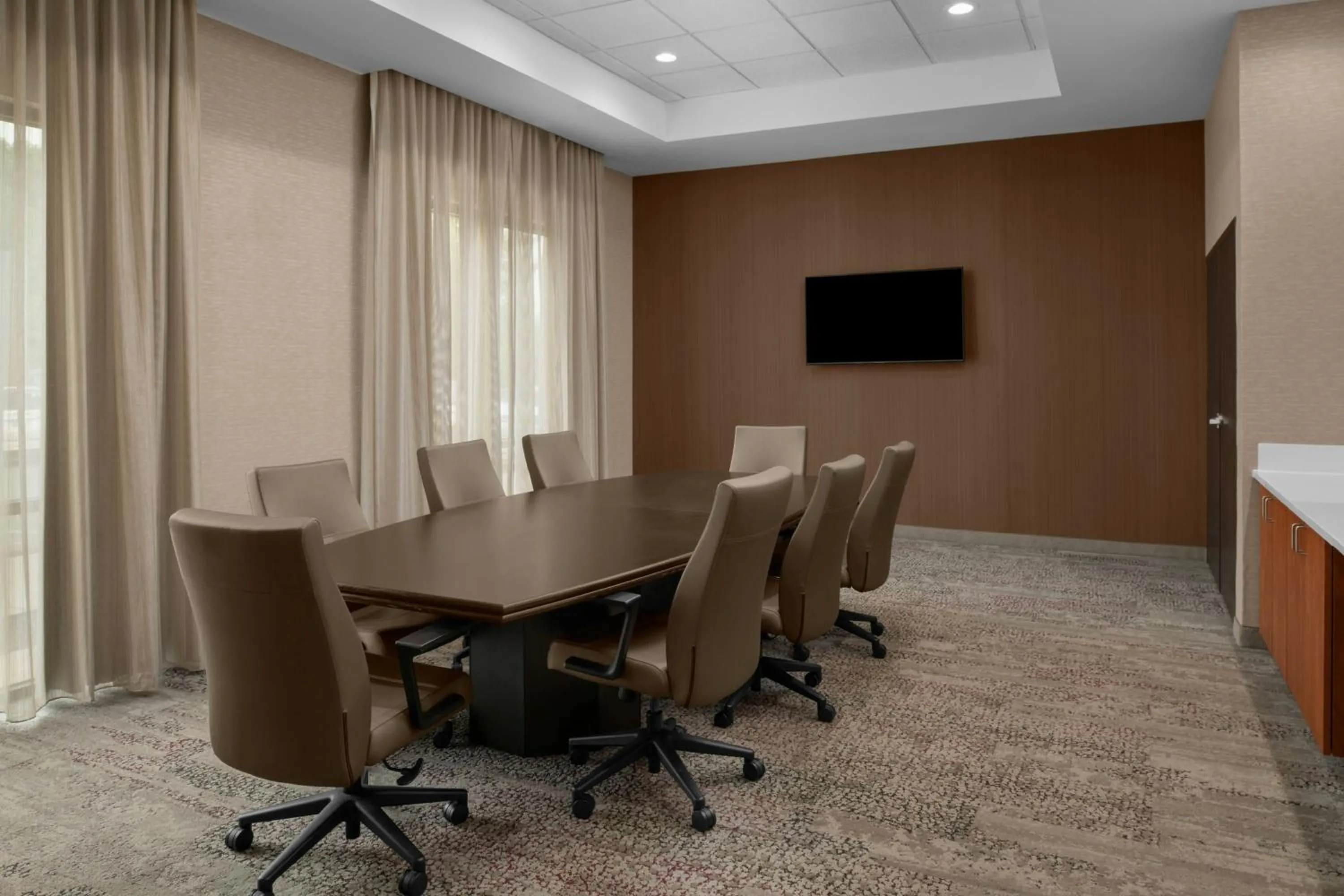 Meeting/conference room in Courtyard Charlotte Airport North