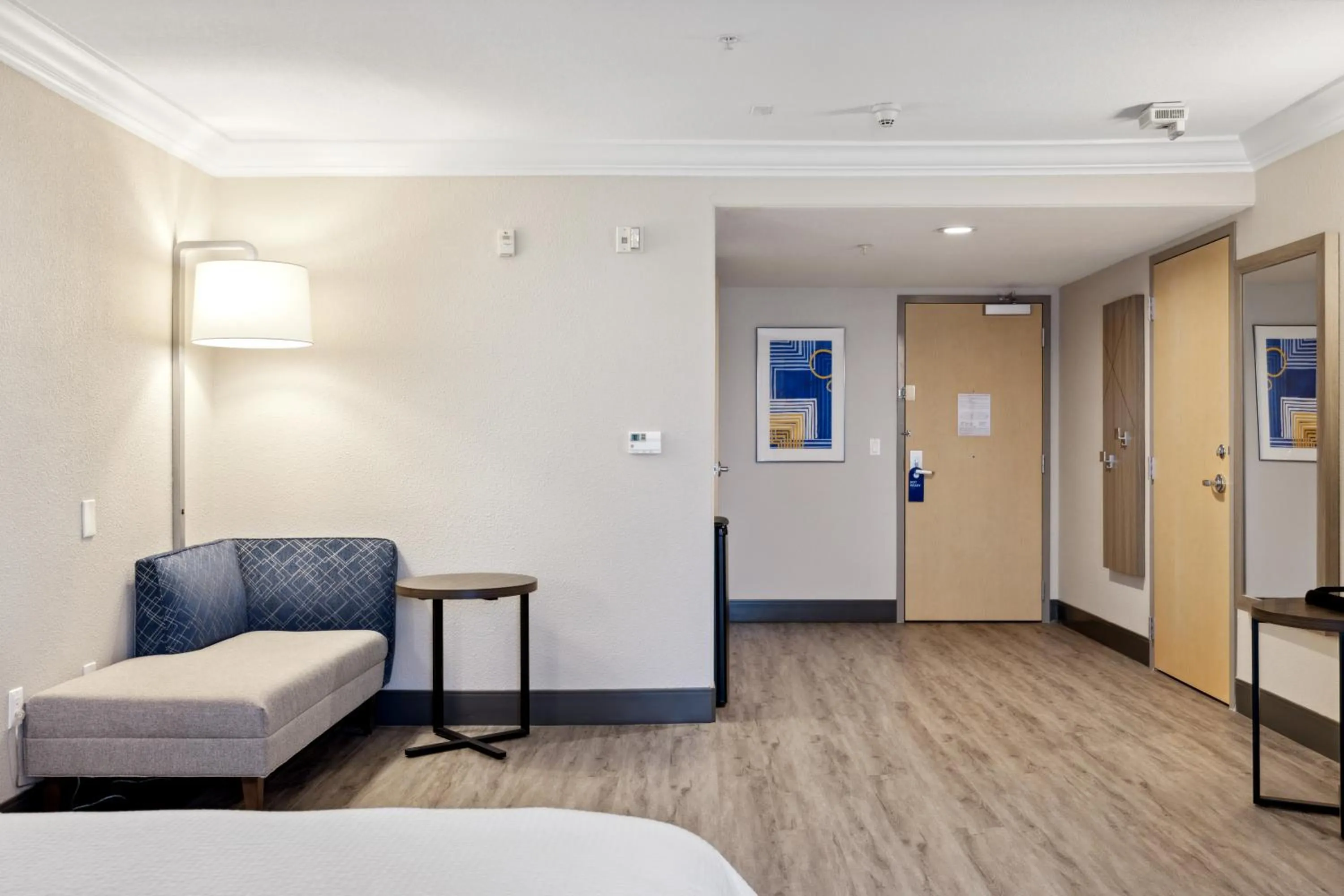 Bed in Holiday Inn Express Hotel & Suites Vacaville by IHG