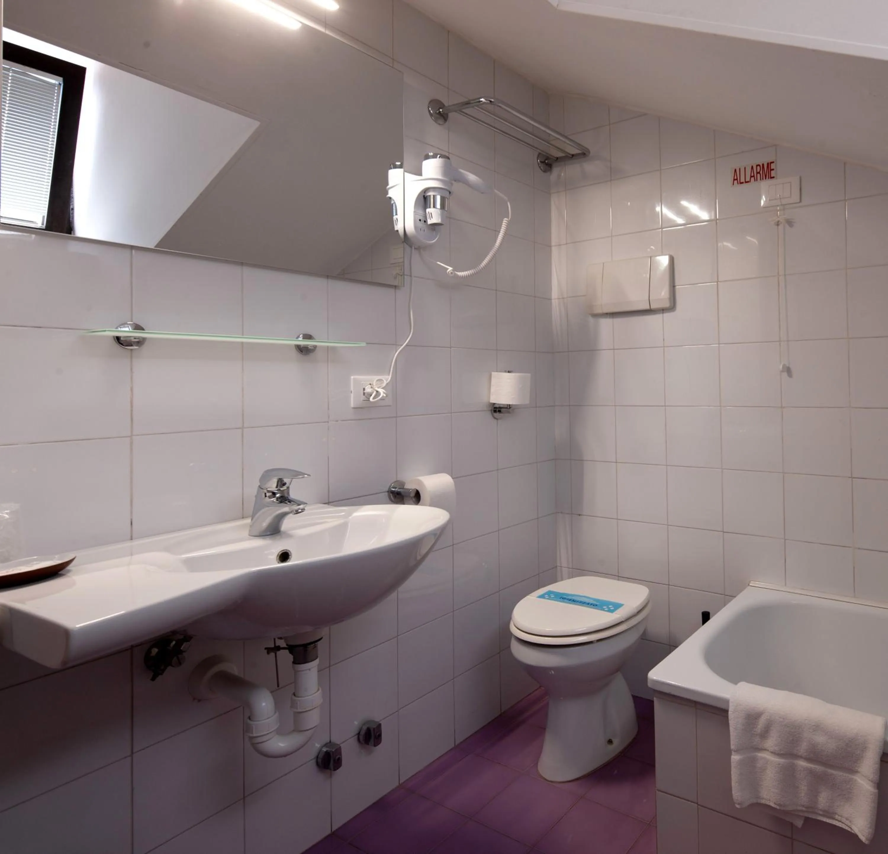 Bathroom in CityHotel Cristina Vicenza