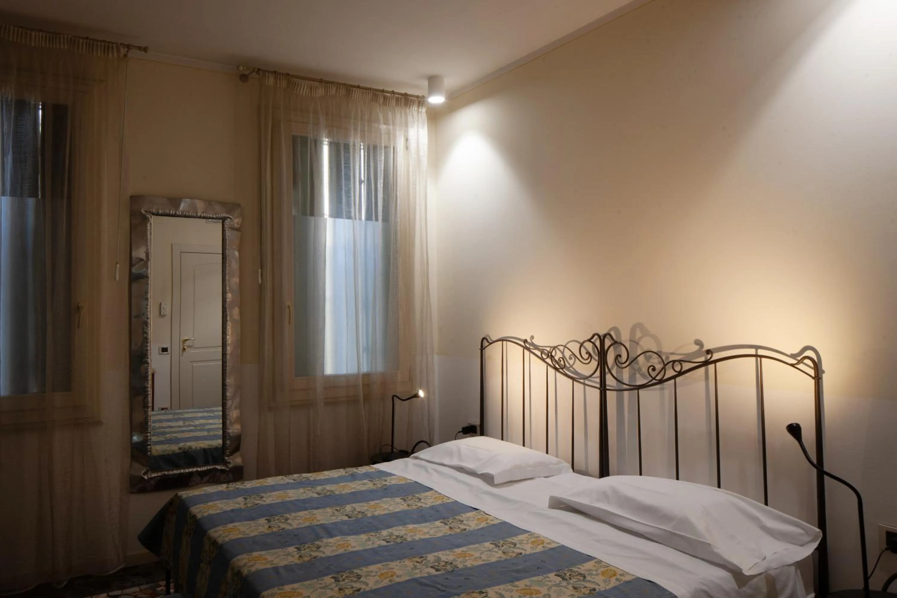 Bedroom, Bed in CityHotel Cristina Vicenza