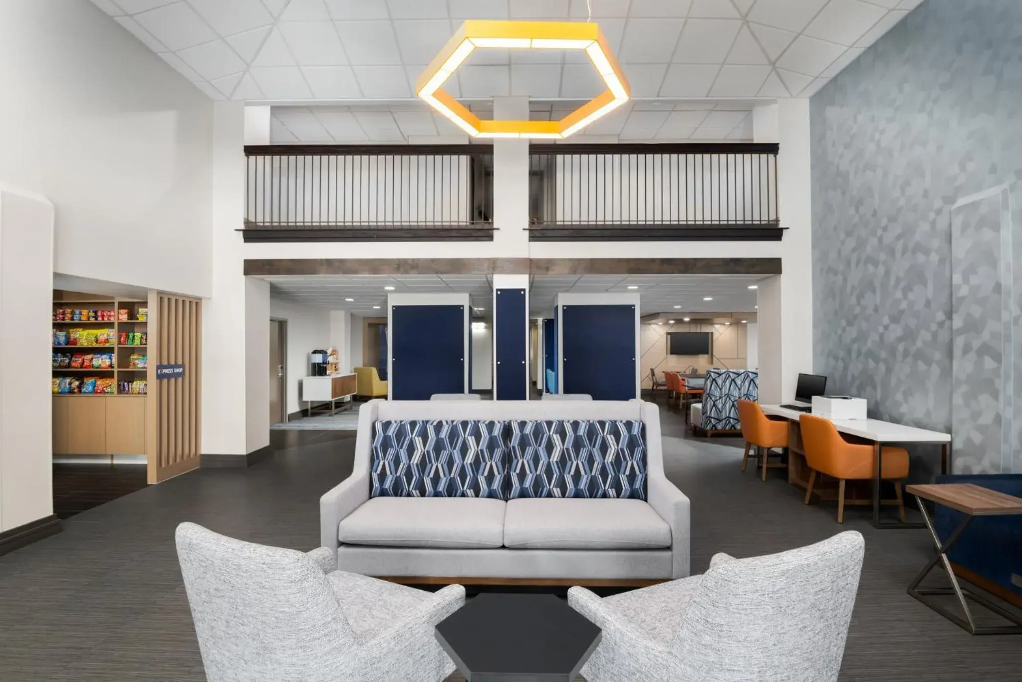 Property building in Holiday Inn Express Hotel & Suites Bentonville by IHG Property building in Holiday Inn Express Hotel & Suites Bentonville by IHG