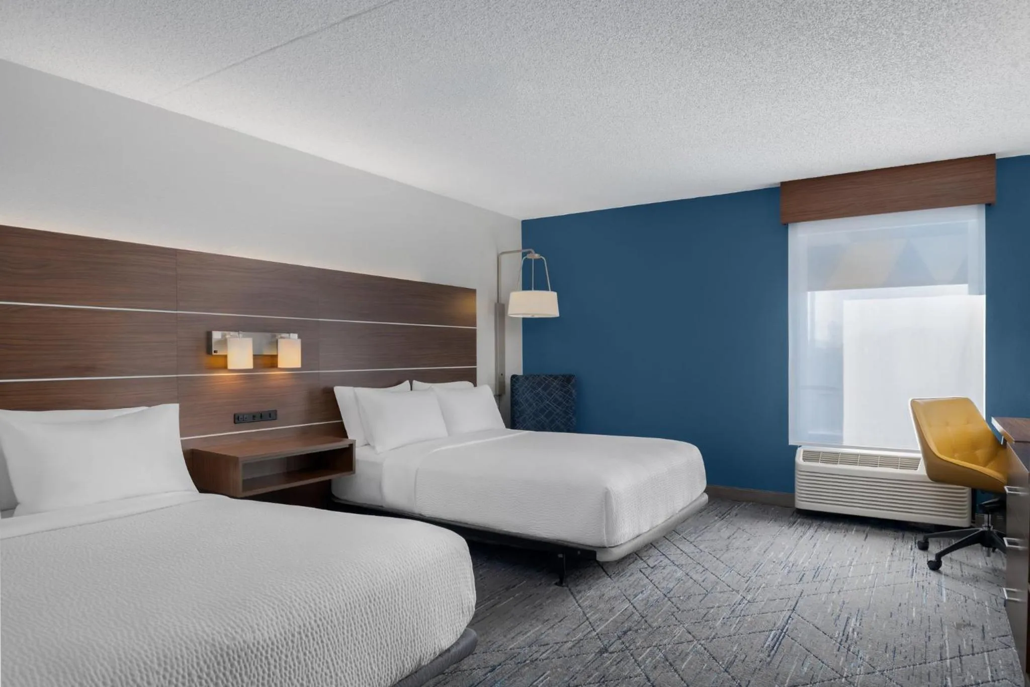 Photo of the whole room, Bed in Holiday Inn Express Hotel & Suites Bentonville by IHG