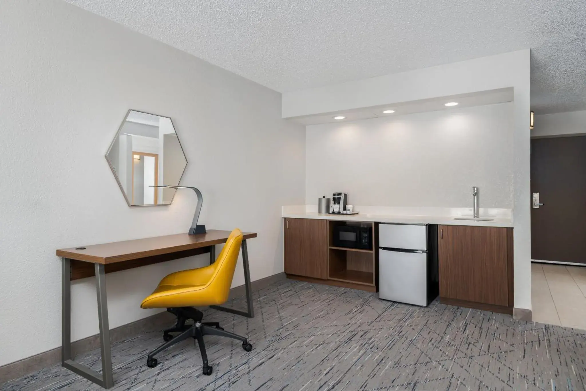 Photo of the whole room in Holiday Inn Express Hotel & Suites Bentonville by IHG Photo of the whole room in Holiday Inn Express Hotel & Suites Bentonville by IHG