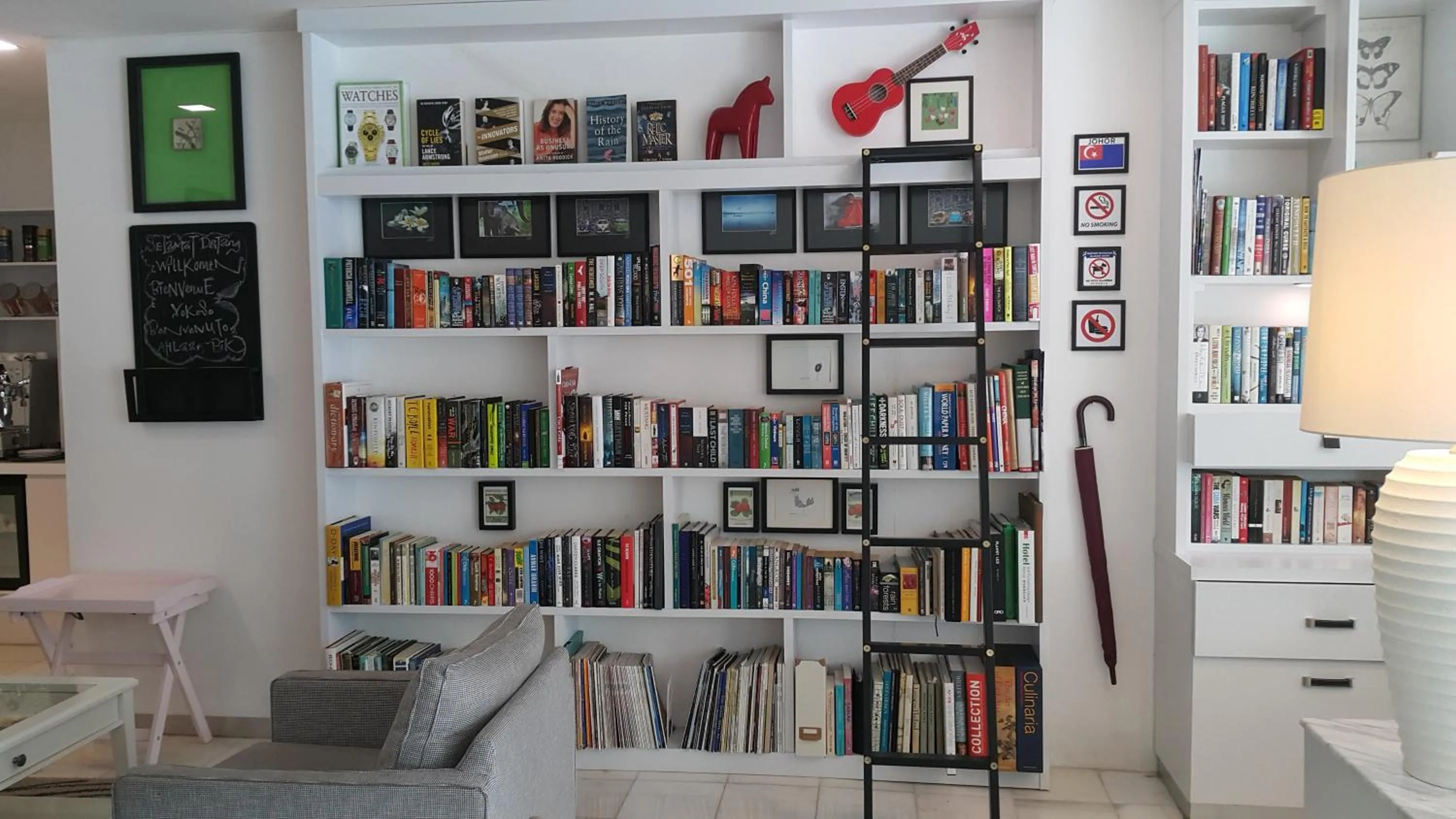 Library in Bei Boutique Hotel