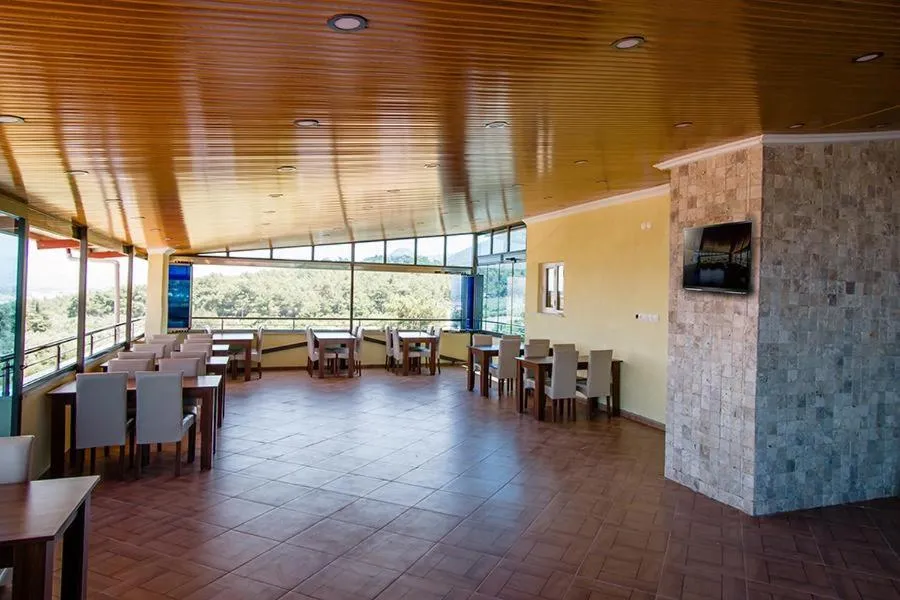 Restaurant/places to eat in Misa Pension Apart