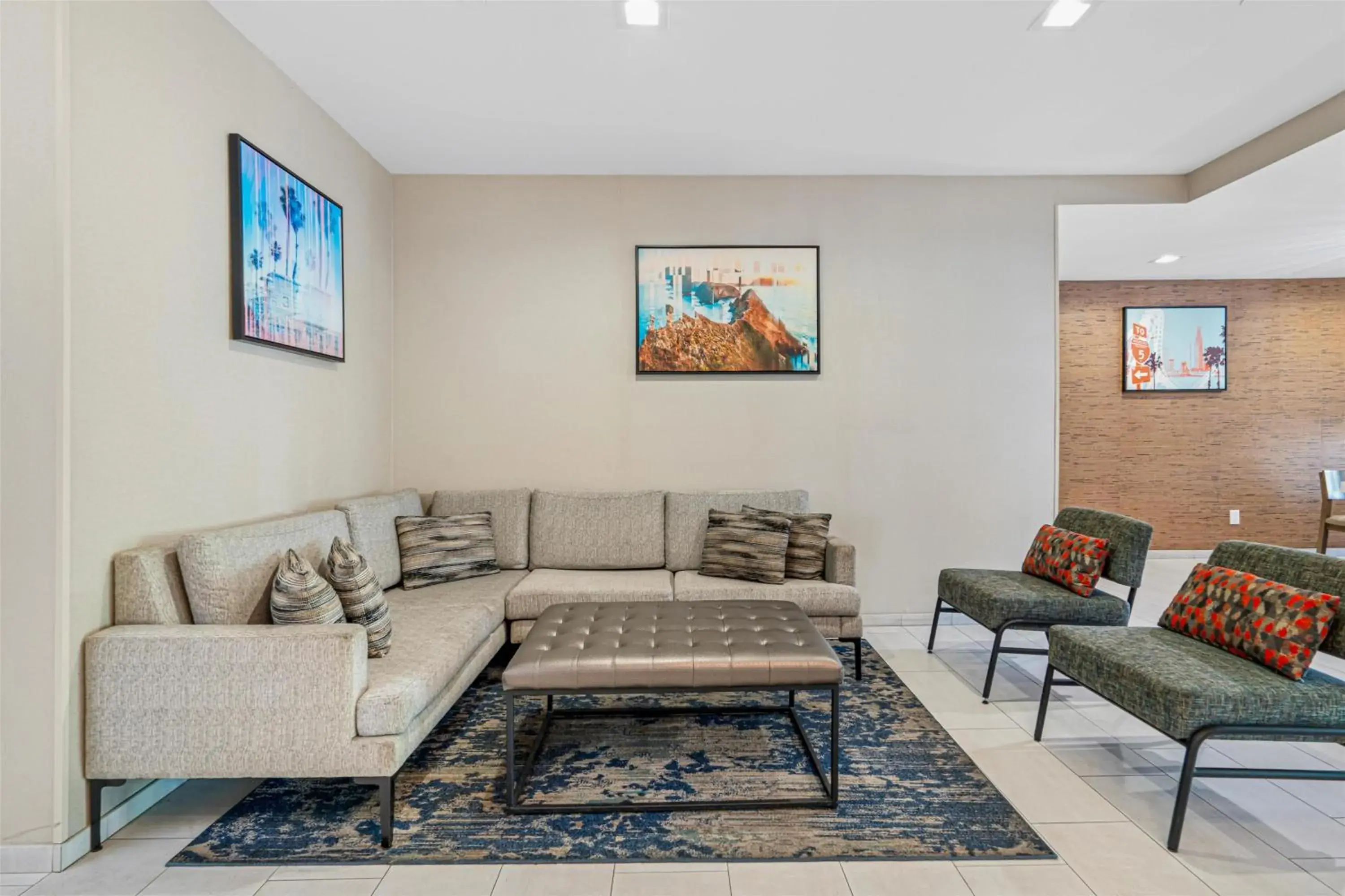 Lobby or reception in Best Western Valencia/Six Flags Inn & Suites Lobby or reception in Best Western Valencia/Six Flags Inn & Suites