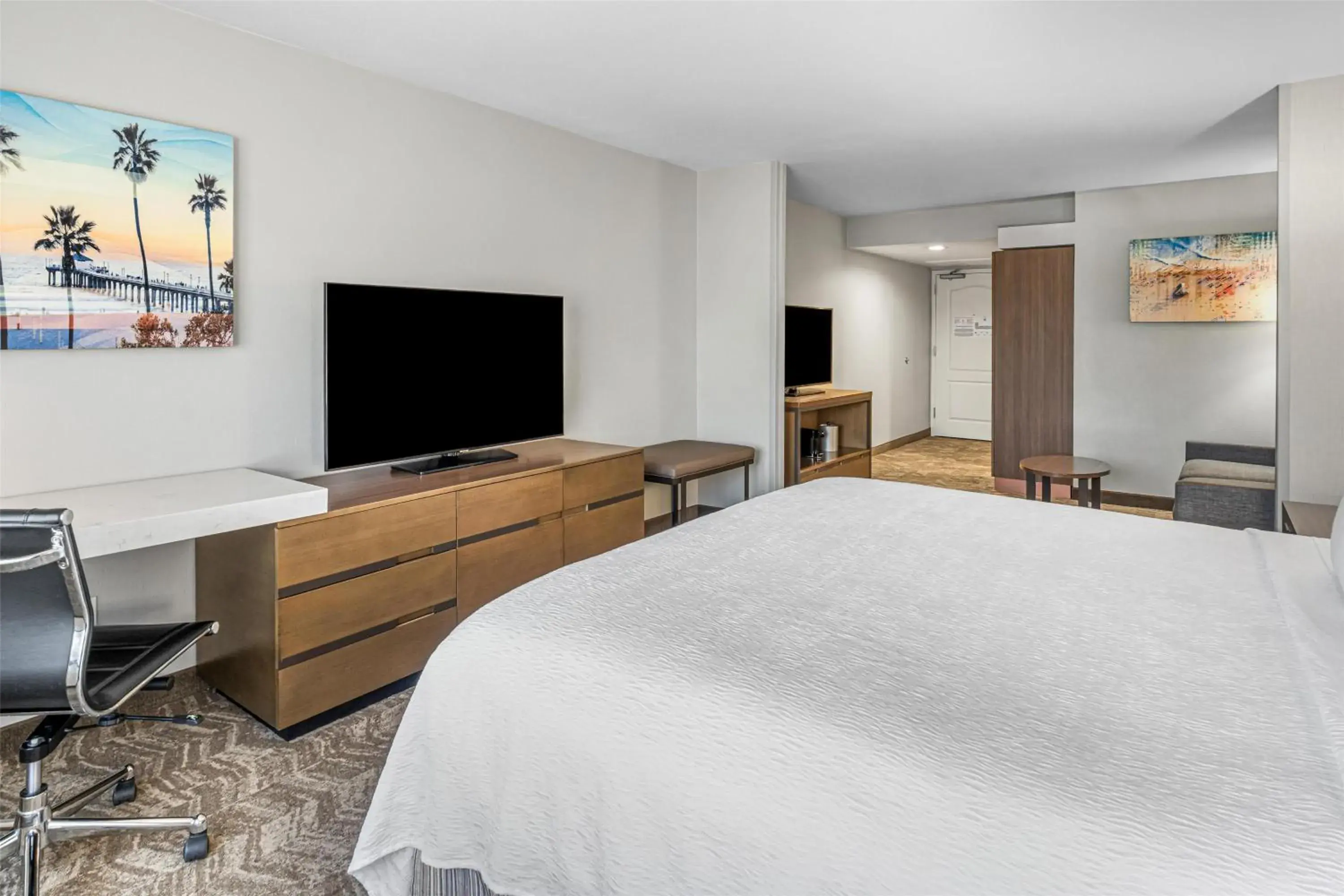 Bedroom, Bed in Best Western Valencia/Six Flags Inn & Suites Bedroom, Bed in Best Western Valencia/Six Flags Inn & Suites