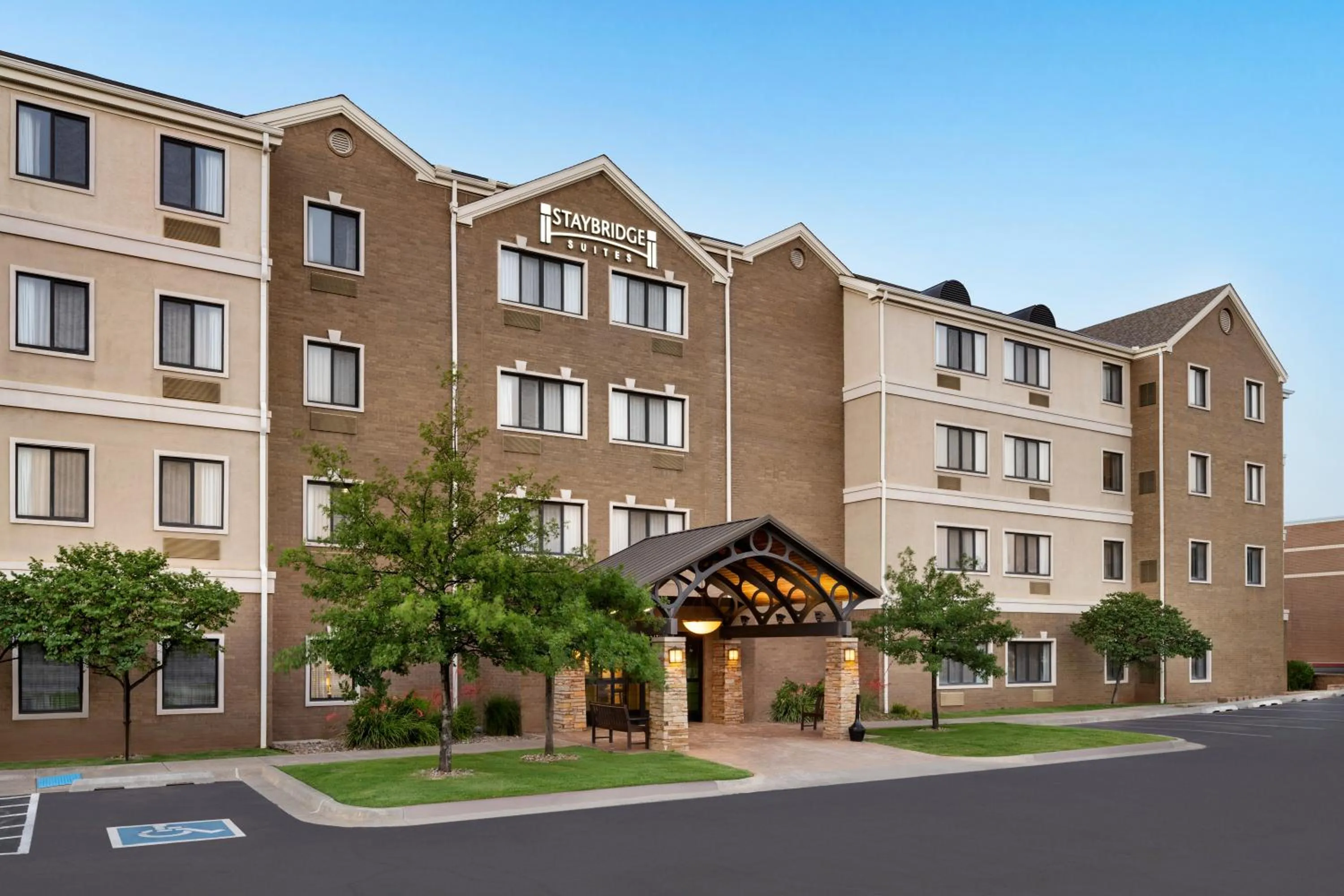 Property building in Staybridge Suites Oklahoma City-Quail Springs by IHG