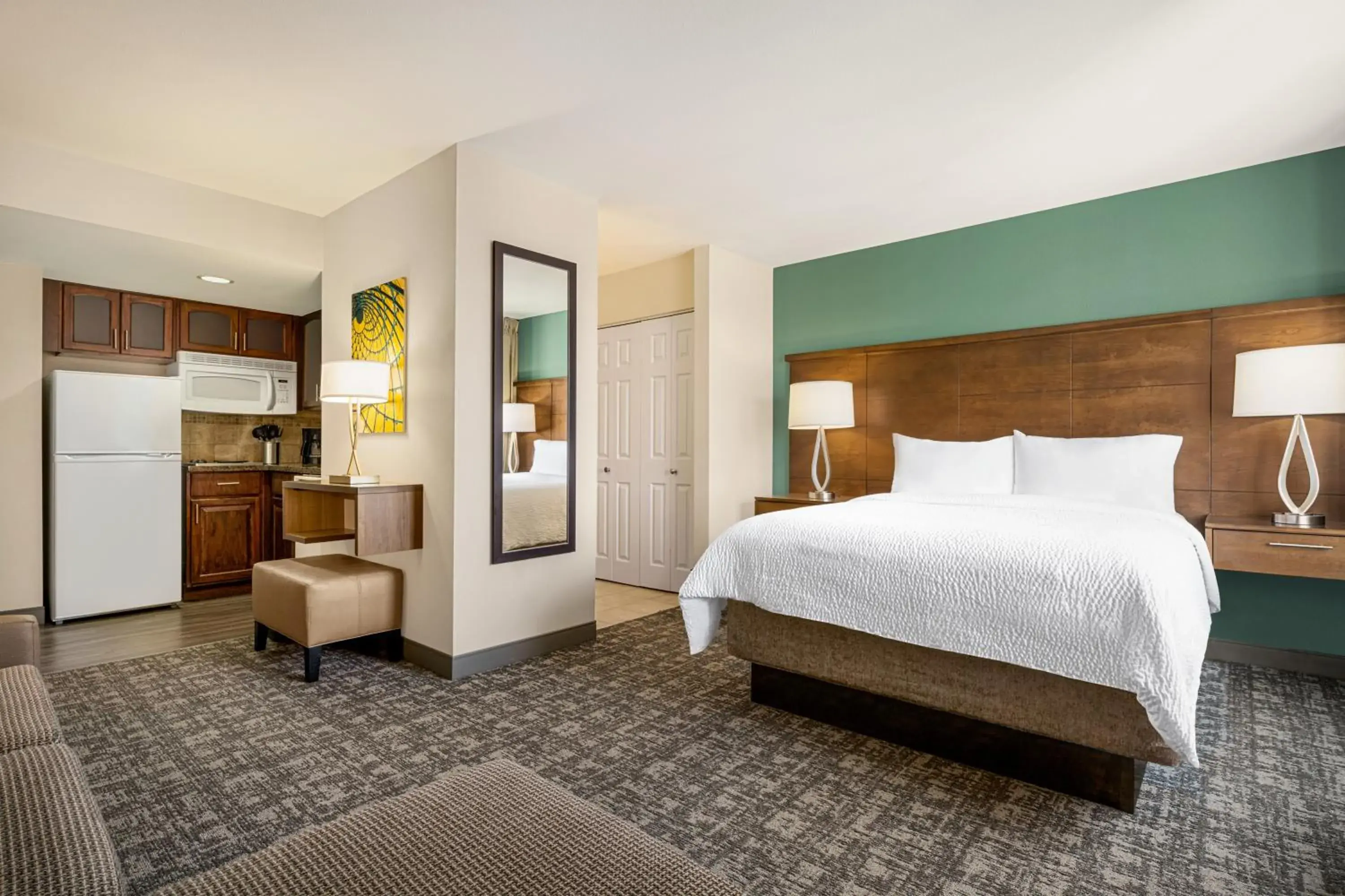 Photo of the whole room, Bed in Staybridge Suites Oklahoma City-Quail Springs by IHG Photo of the whole room, Bed in Staybridge Suites Oklahoma City-Quail Springs by IHG