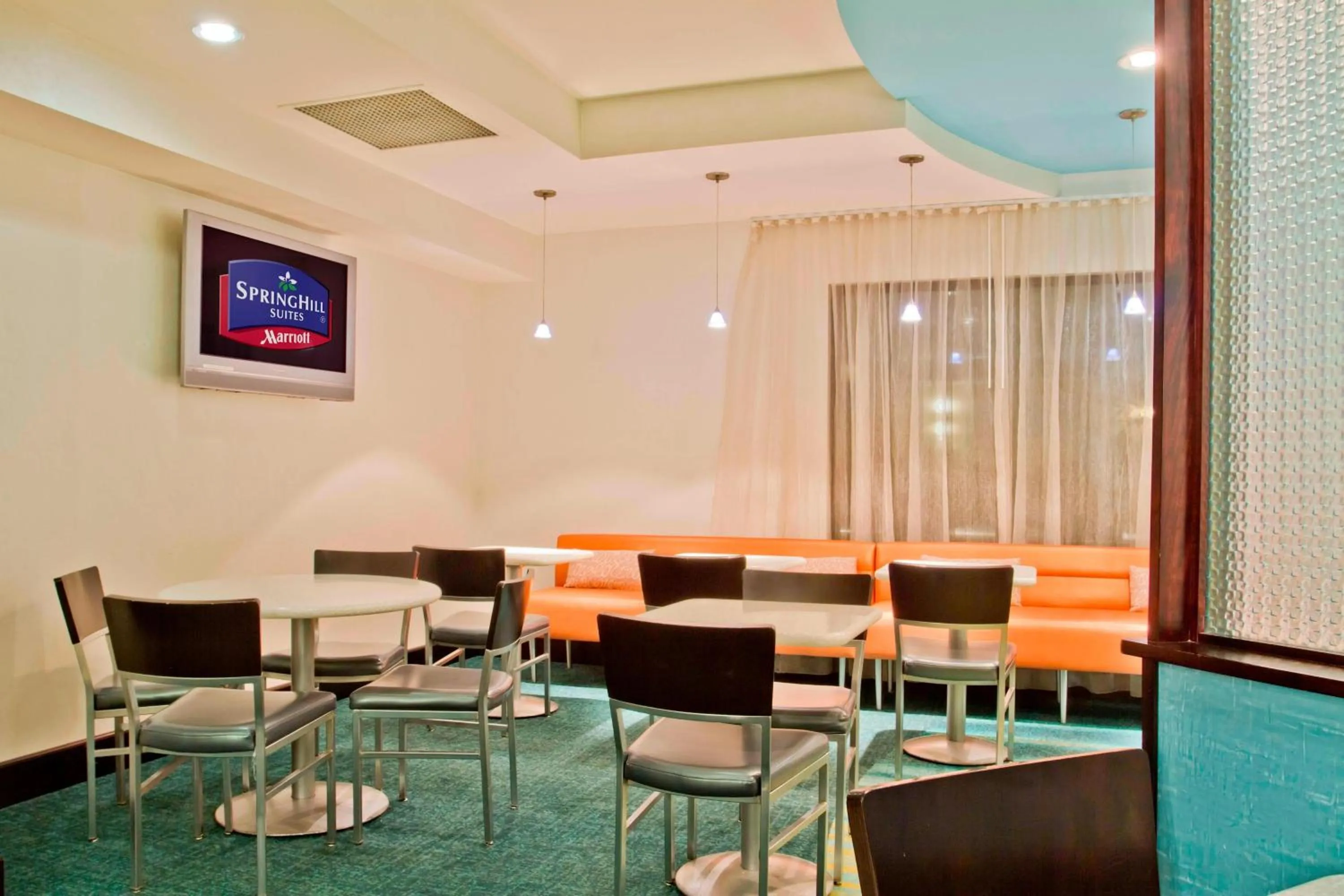 Breakfast in SpringHill Suites by Marriott Charlotte Airport