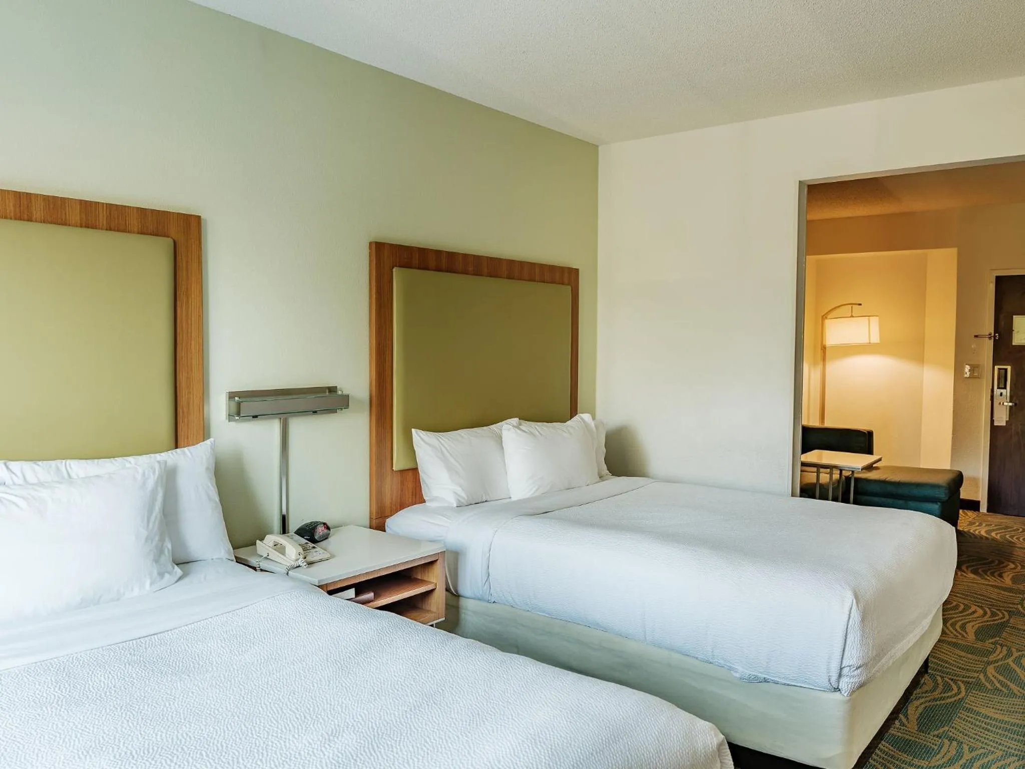 Photo of the whole room, Bed in The Beacon Charlotte Airport by IHG